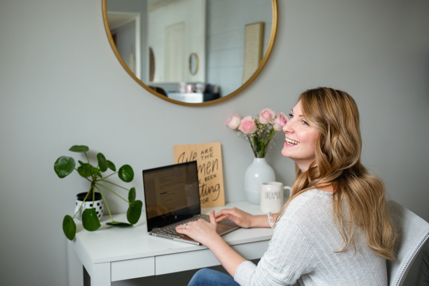 A workspace made for women, by women. 💪✨ 

Our coworking space is a place where you don&rsquo;t just get things done&mdash;you get to bring your whole, authentic self to the table. Whether you&rsquo;re a business owner, remote worker, or student, we