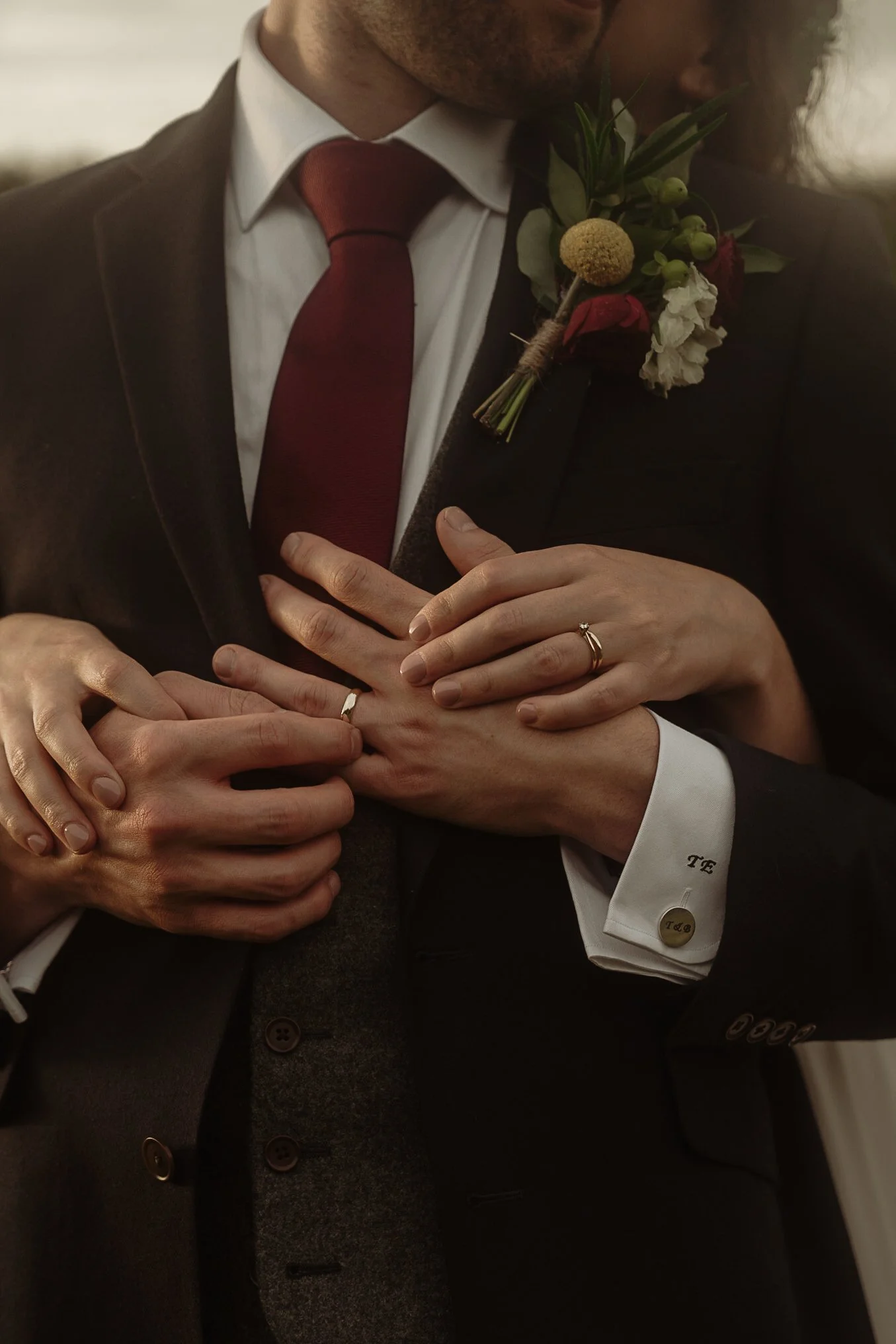 hands couple shoot.jpg