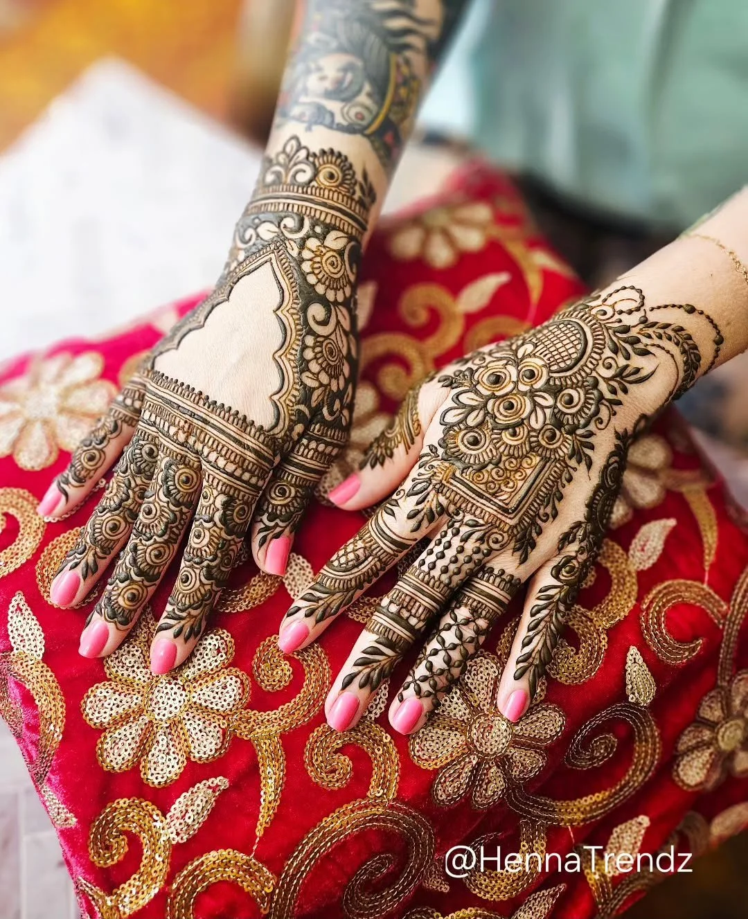 Christie diaries &hearts;️✔️😍&hearts;️
#HennaTrendz #HennaArtistSanDiego #sandiegohenna #SoCalHenna #hennadesign