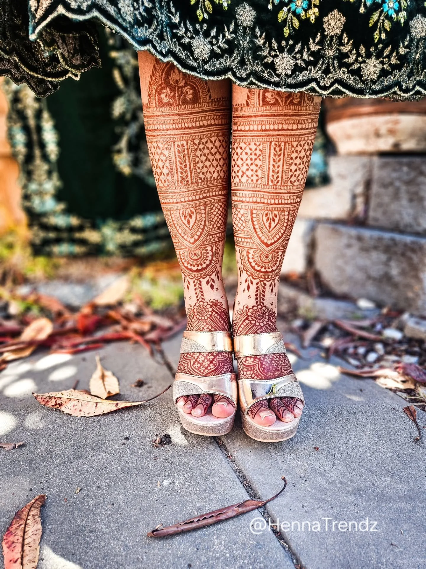 Whether you're celebrating something special or just want beautiful henna for yourself, I'd love to create something unique for you. 🤎

I offer appointments at my private San Diego studio as well as henna for birthdays, bridal showers, baby showers,