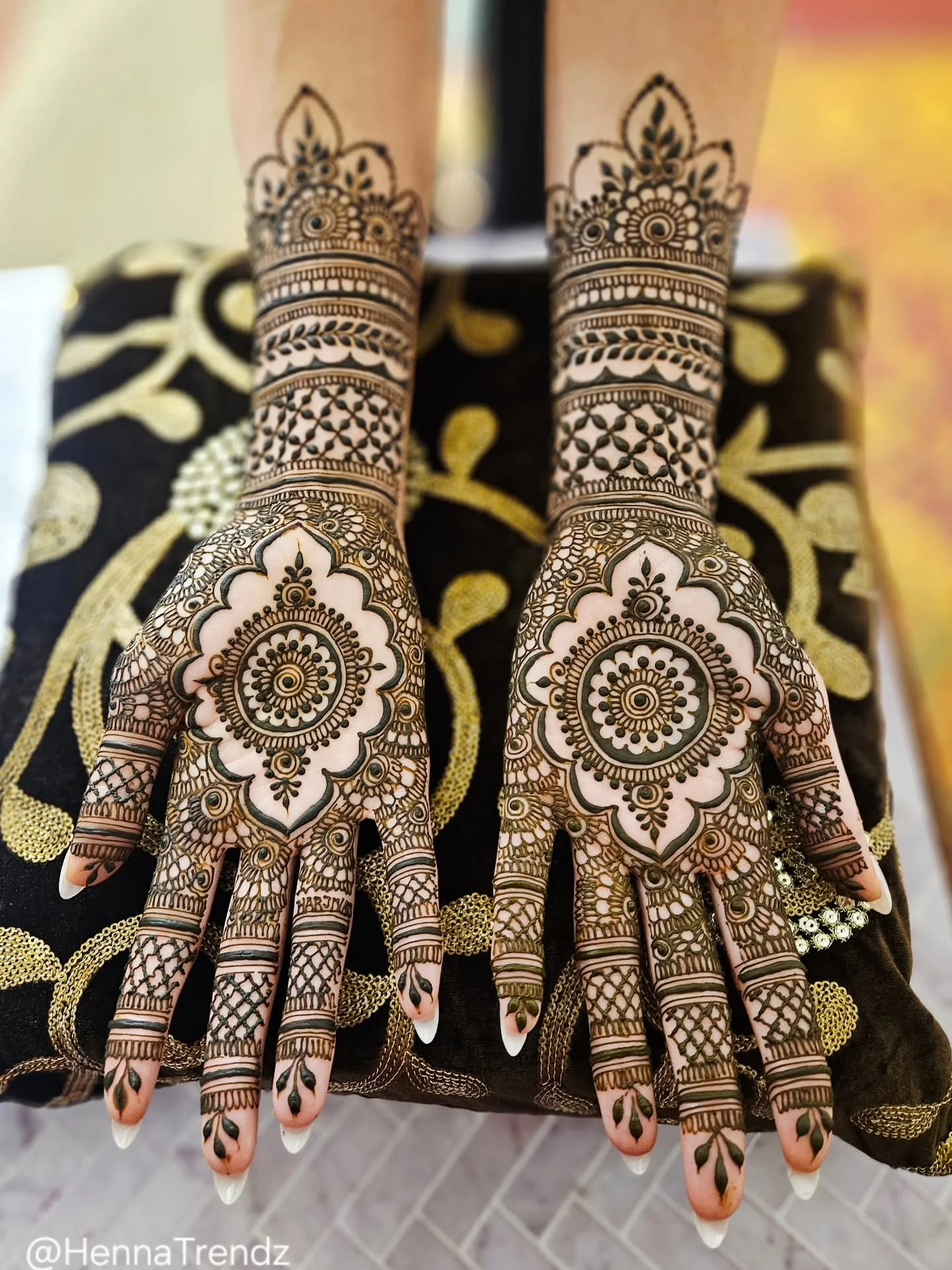 Traditional mandalas for that timeless look💞✔️
Henna by Wardah Www.HennaTrendz.com 
San Diego, California 
#HennaArtistSD #HennaSanDiego #Hennatrendz #BridalMehndi #hennadesign