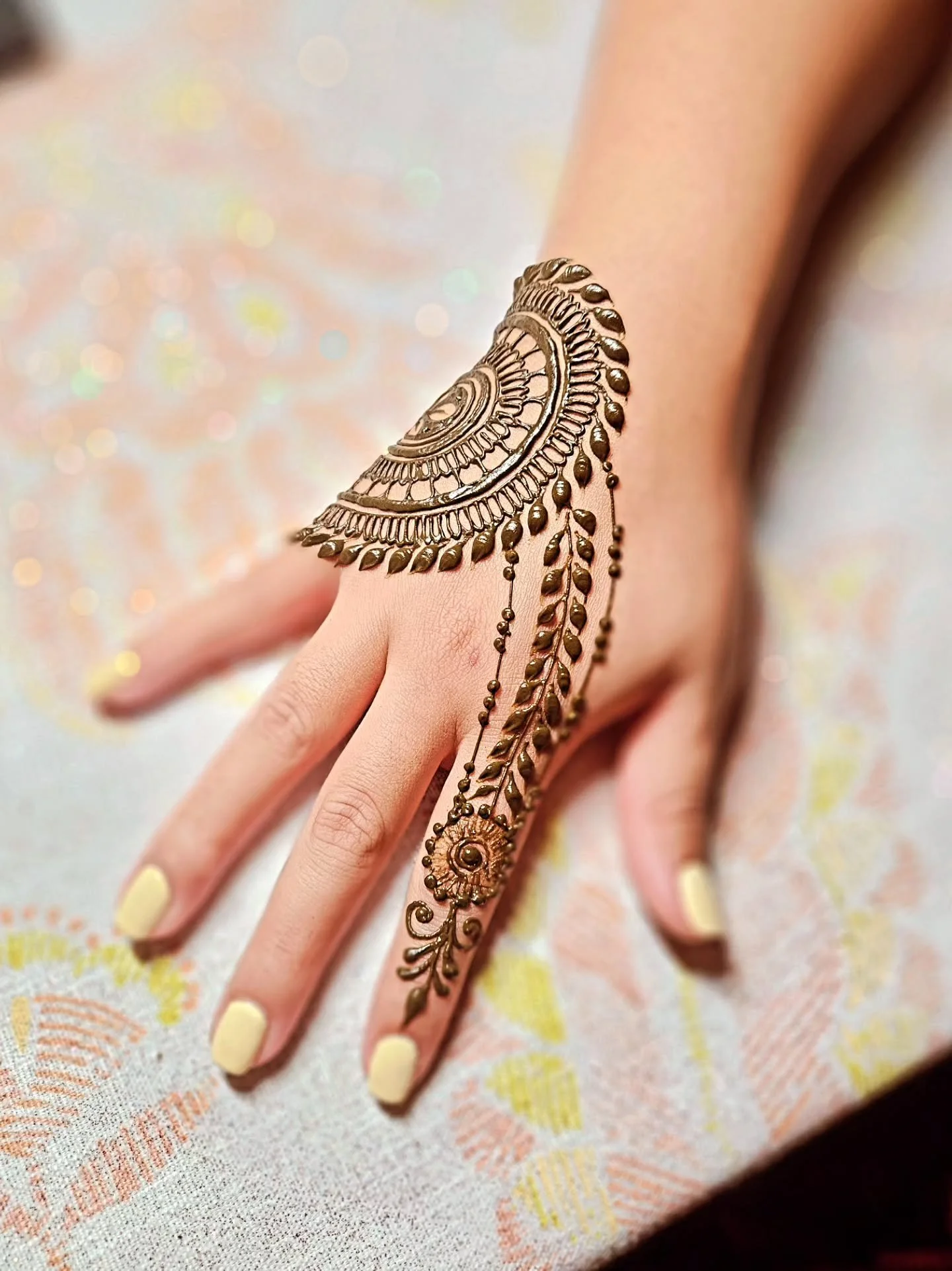 Sangeet Henna Designs to Inspire Your Celebration! 🥰

From elegant florals to intricate traditional patterns, your Sangeet henna should be just as unforgettable as the night itself. 🤎

Swipe through 20 designs showcasing the artistry, detail, and s