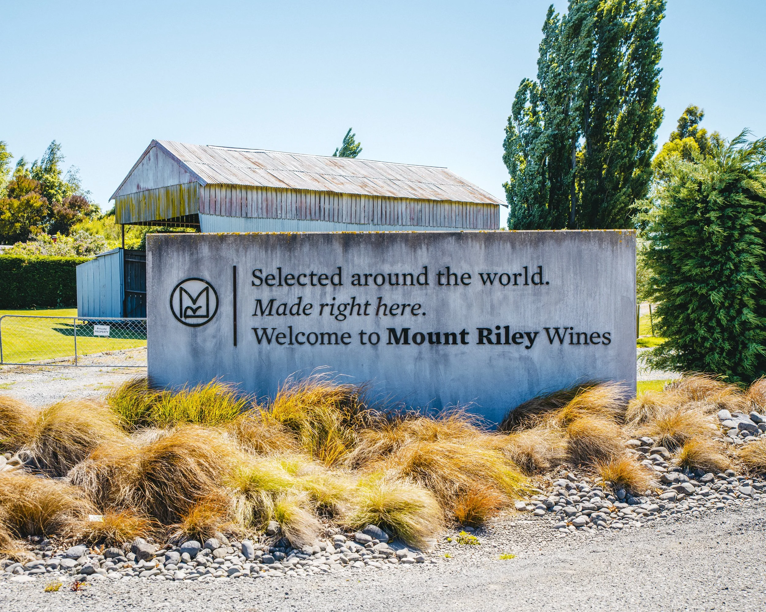 Mount Riley Logo Creating a Legacy — Marlborough Wine