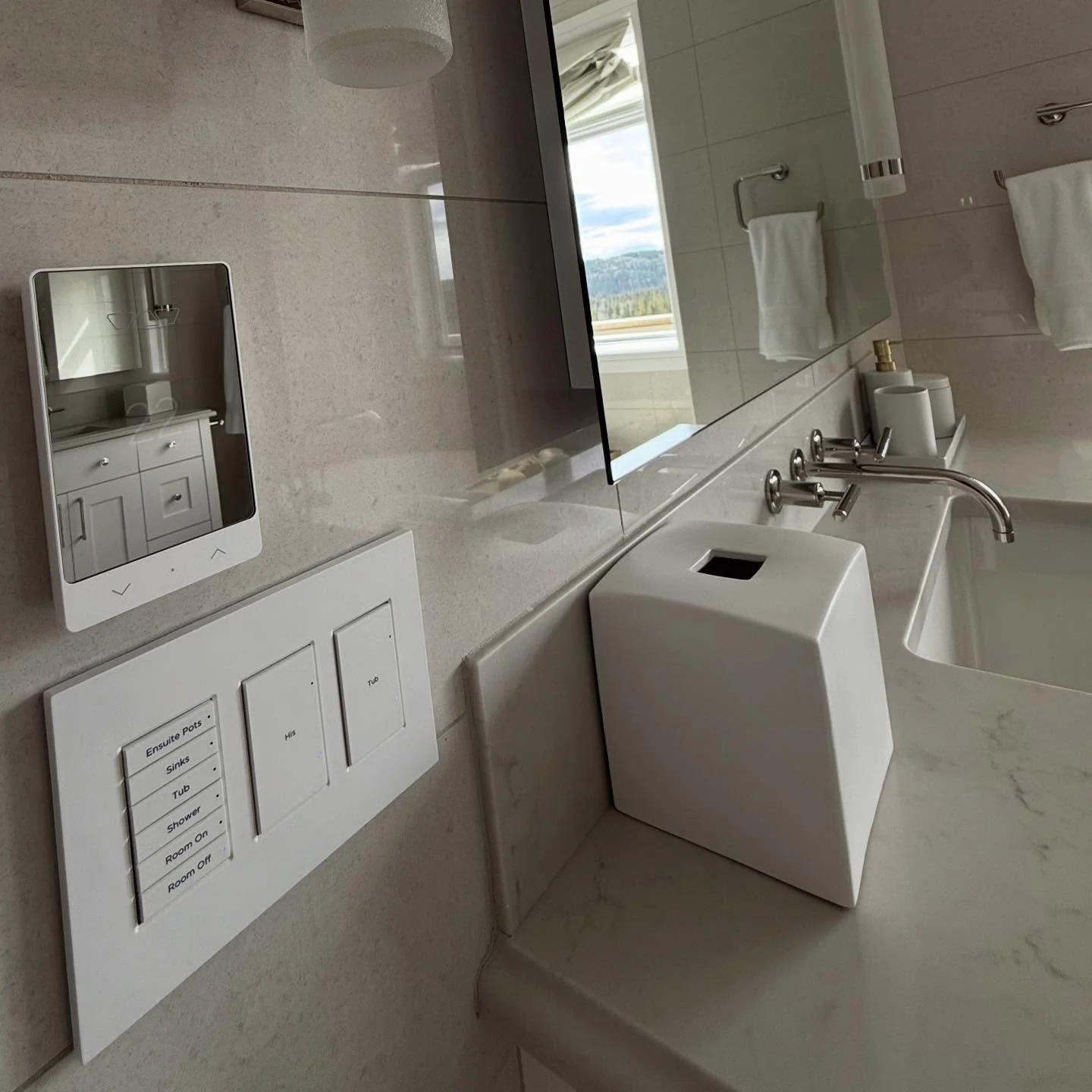 Upgrade both style and control with Control4 Contemporary Lighting. Where modern design meets effortless smart home living. ✨
.
.
.
#Control4
#LocalYQL
#SmartHome