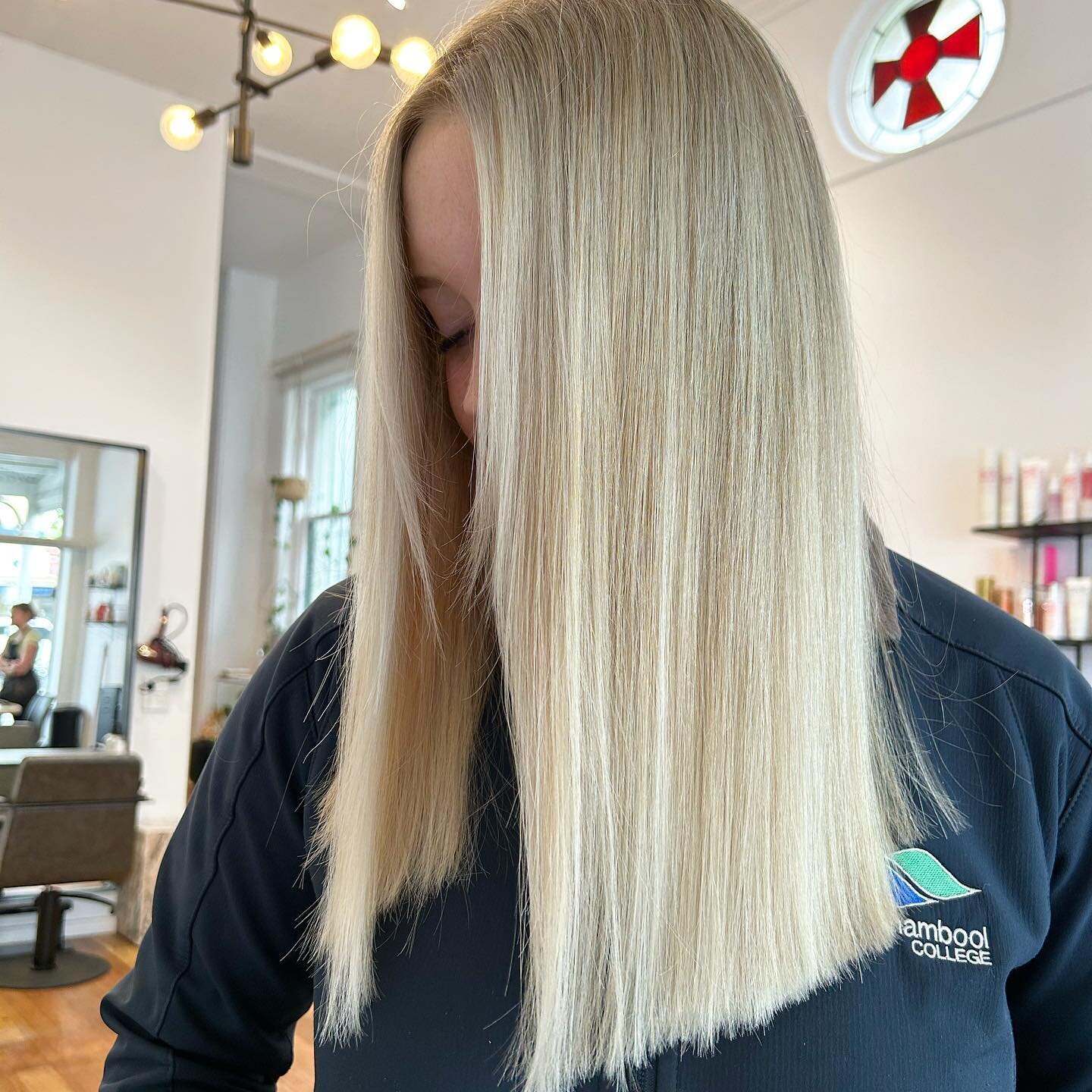 Got those Summer time Blonde Hair feels and want a little freshen up? 
Gemma has a few sneaky Shampoo + Toner + Blow dry appointments before Christmas. 

Head to our website
www.ladyjanehair.com.au 
Book online under emerging stylist. 

@originalmine