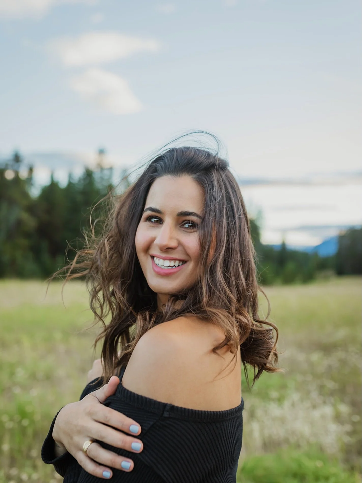 hi, my name is steph 👋🏽 and in 2018, i woke up a psychic medium 😅
.
.
i randomly signed up for a reiki level one training. i always joke, we could have been making noodles, i had no idea what to expect, i just liked the word reiki (i&rsquo;m a sim