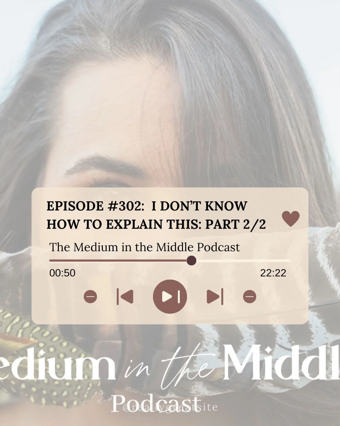 i walked into a bar&hellip; and delivered mediumship messages without knowing it
&hellip;twice 🙊
.
within a few days of each other, i walked into the same bar and greeted my friend at the door. to me, it felt like normal conversation 🤷🏽&zwj;♀️
.
t