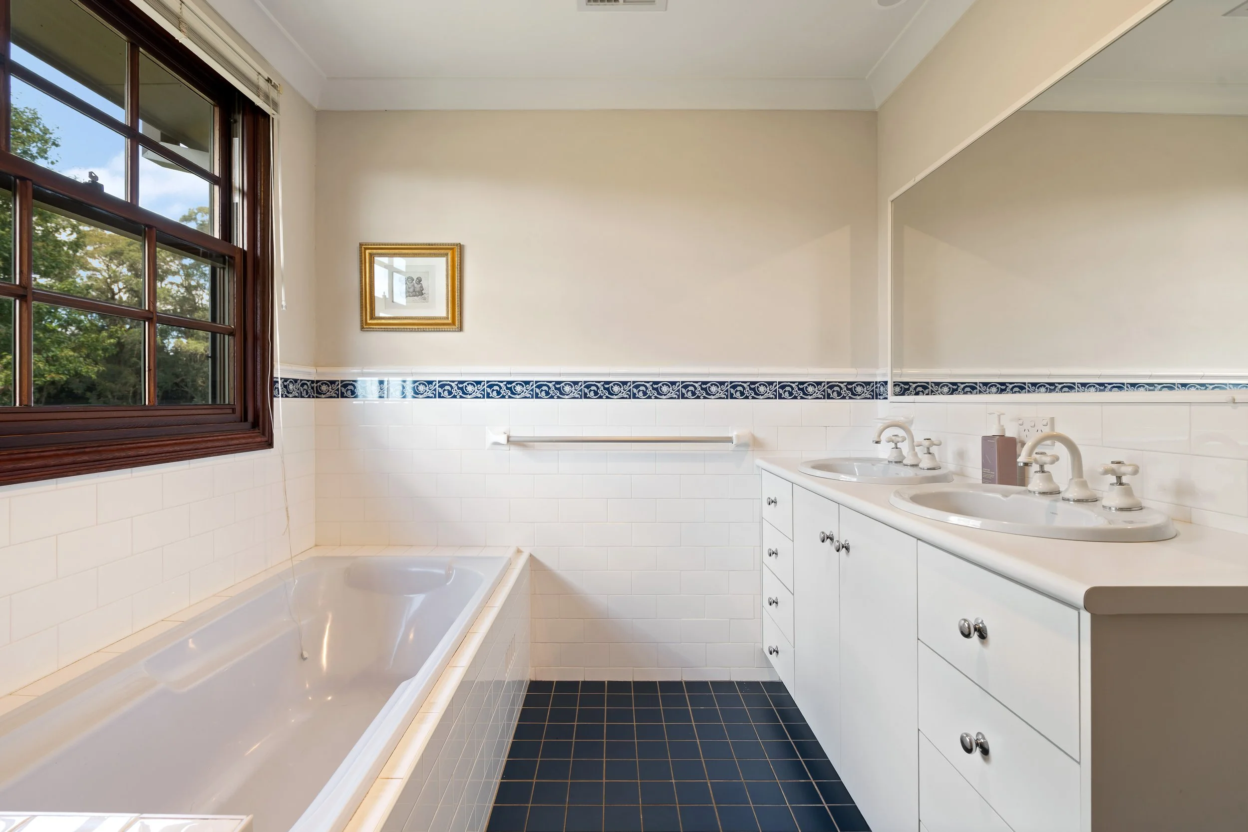 023. SHC030 Current Photography.jpg