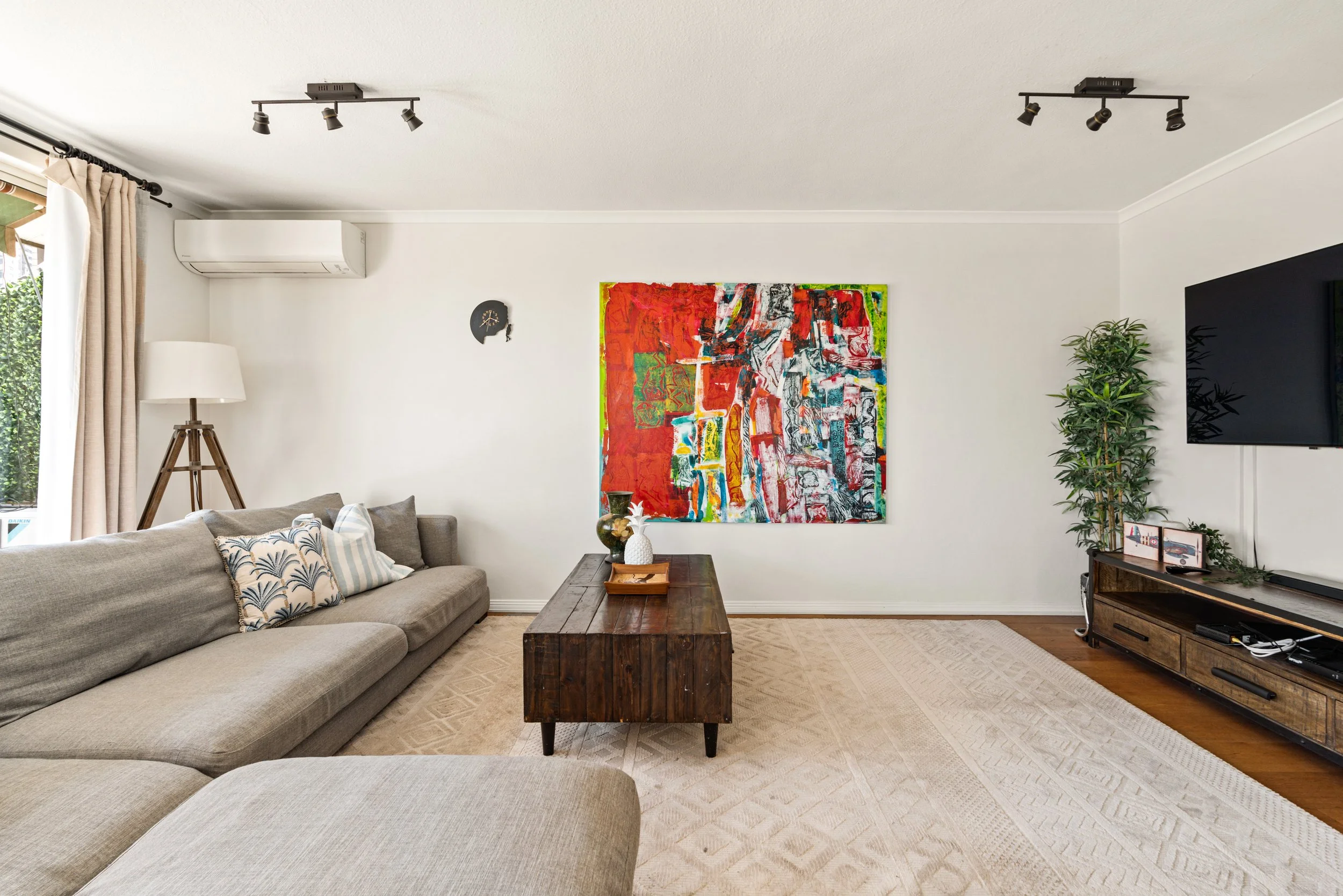 014. SYD017 Airbnb NEW.jpg