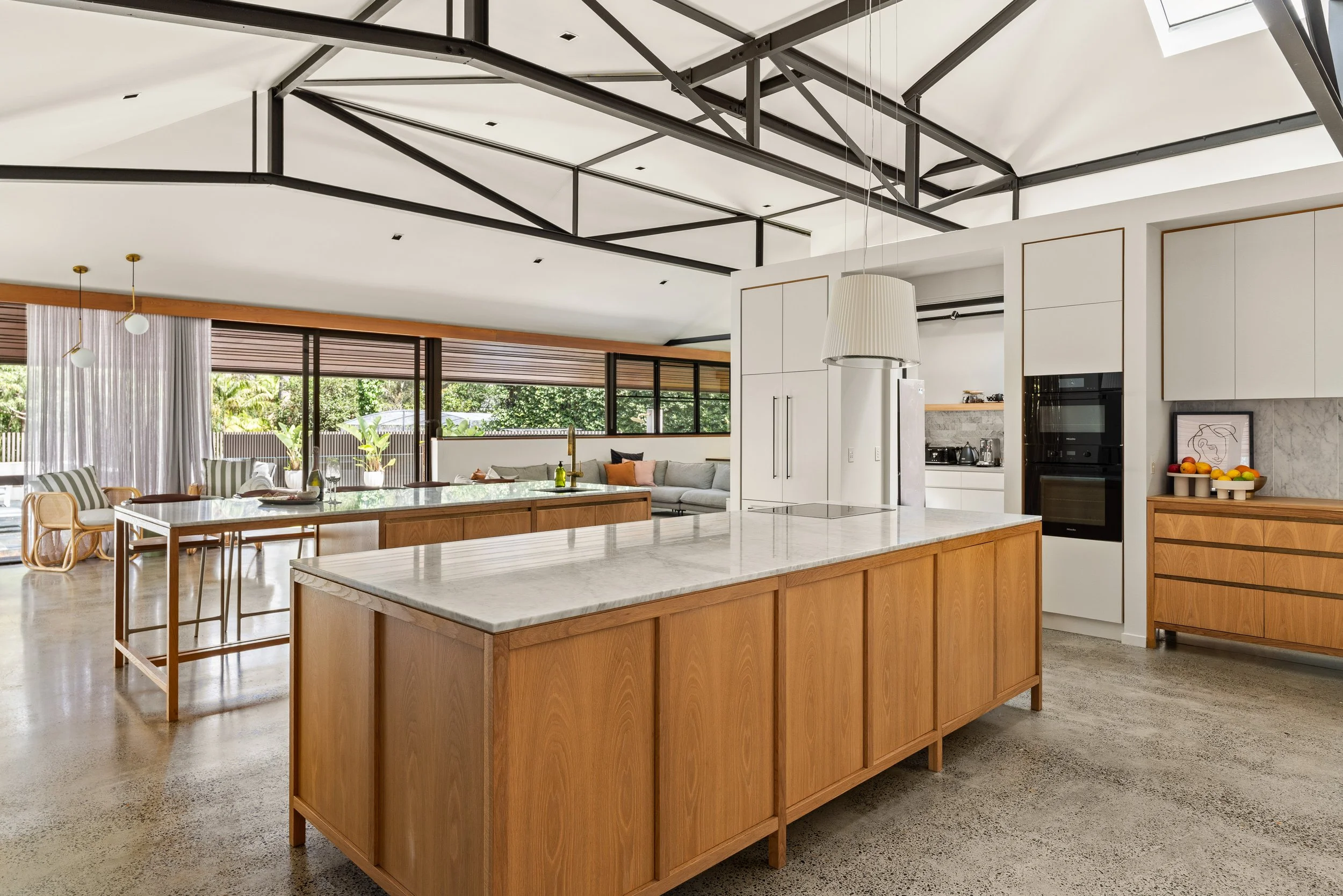 010. AUS007 Current Photography.jpg