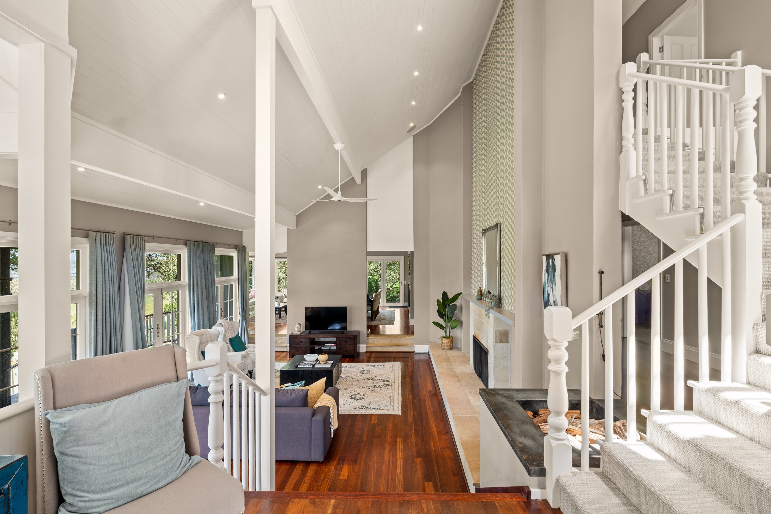 010. SHC031 Current Photography.jpg