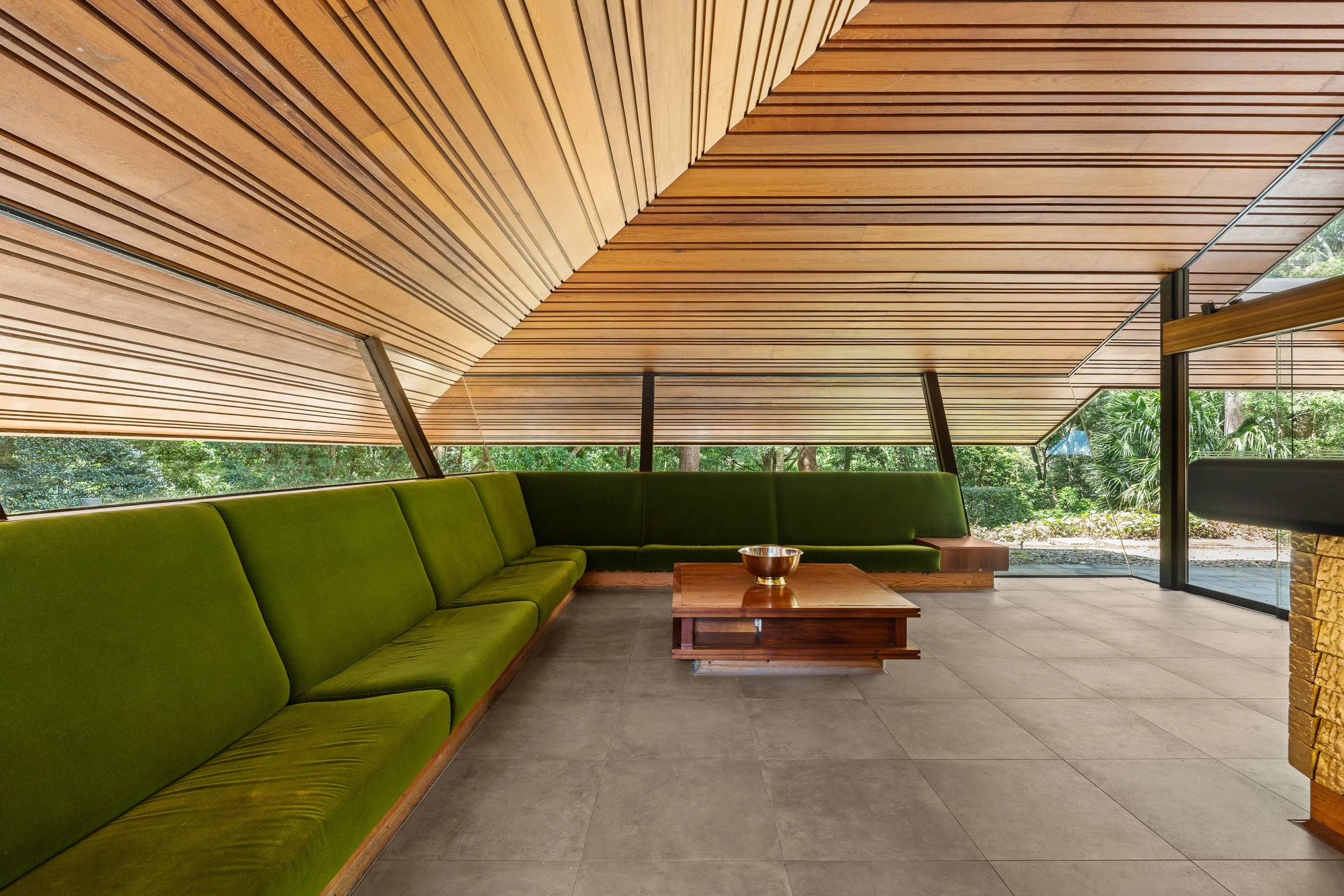 023. AUS007 Current Photography.jpg