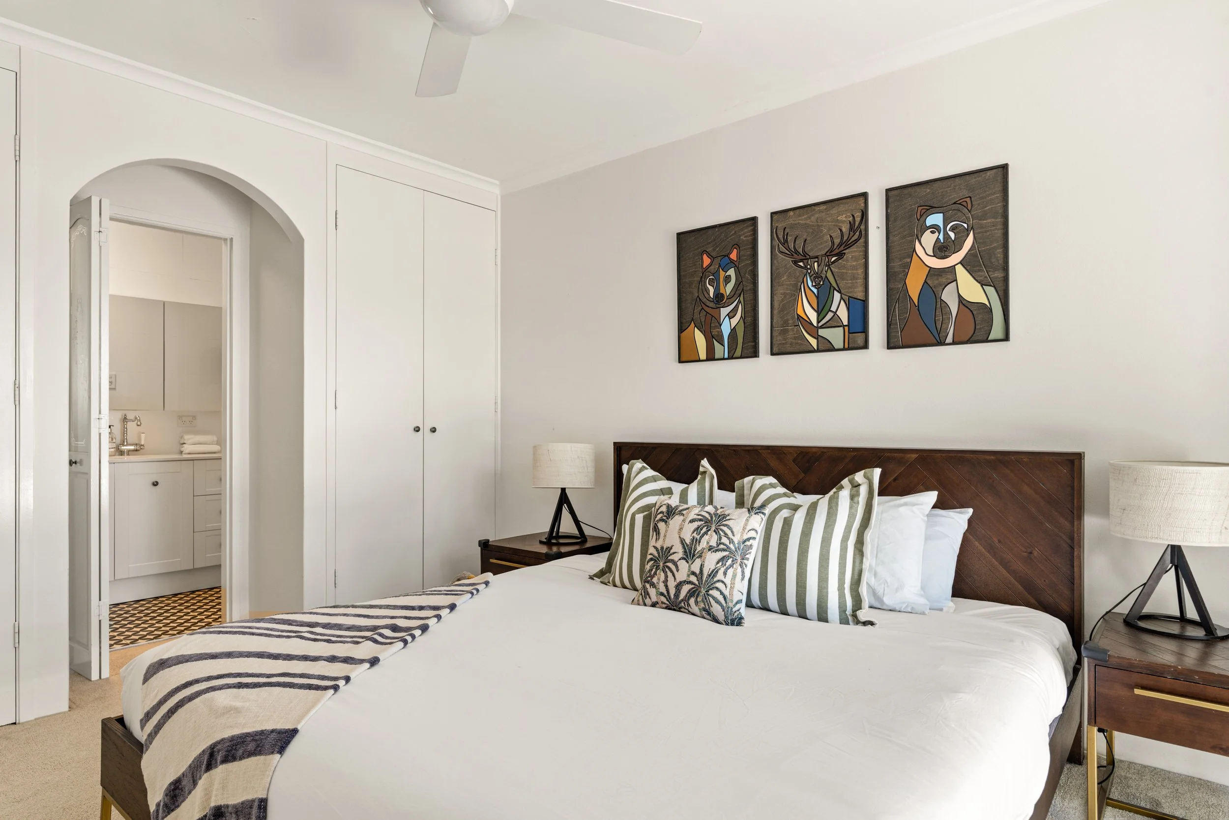 009. SYD017 Airbnb NEW.jpg