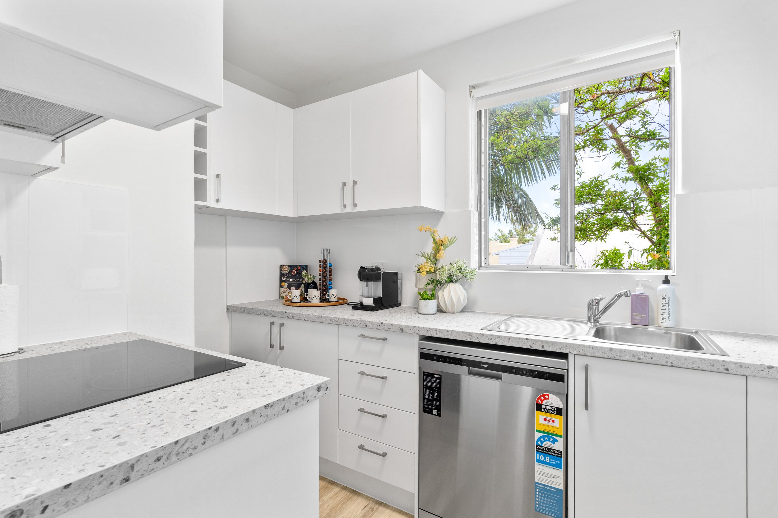 Crows Nest - 4-140 Ernest St-2.jpg