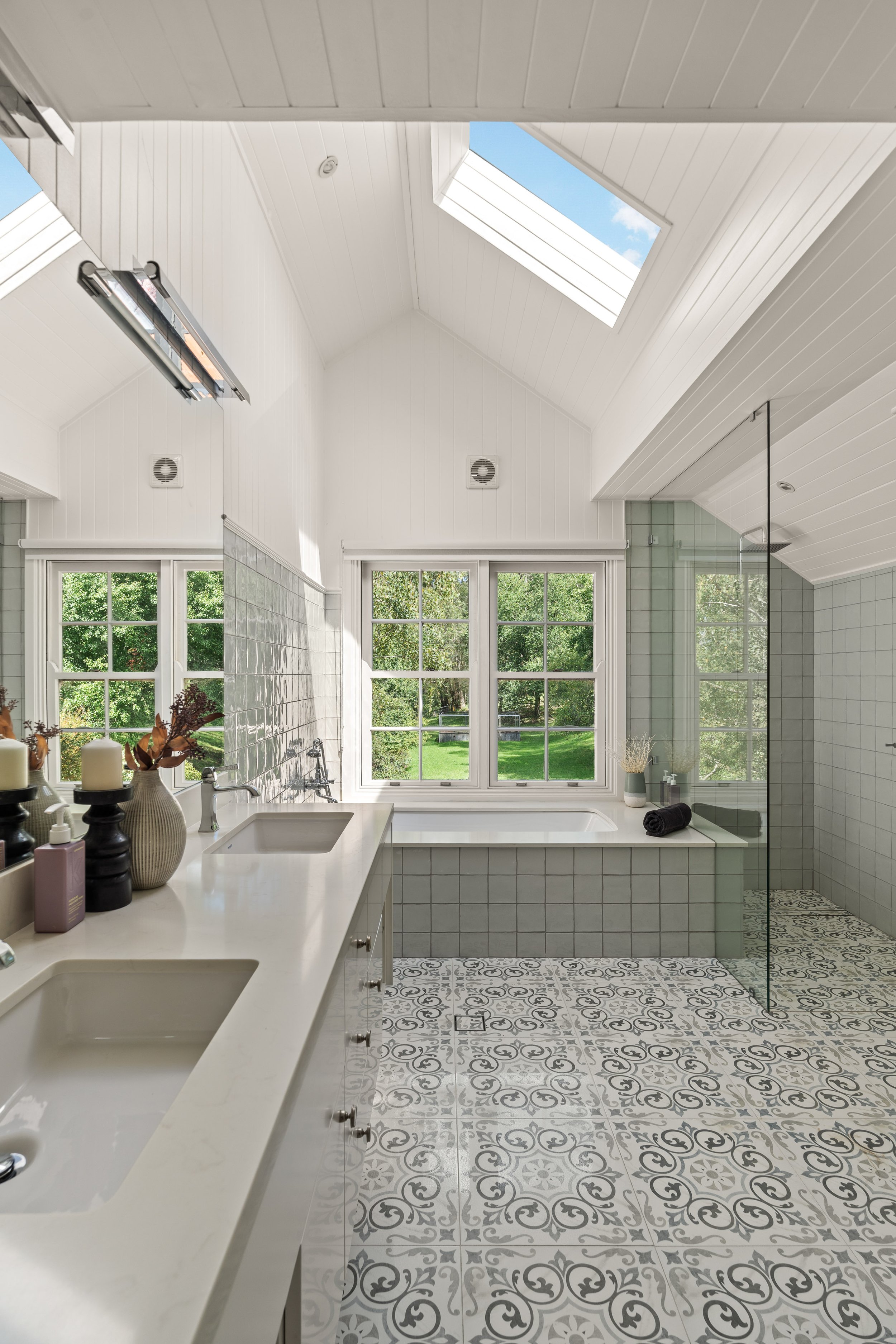 041. SHC031 Current Photography.jpg