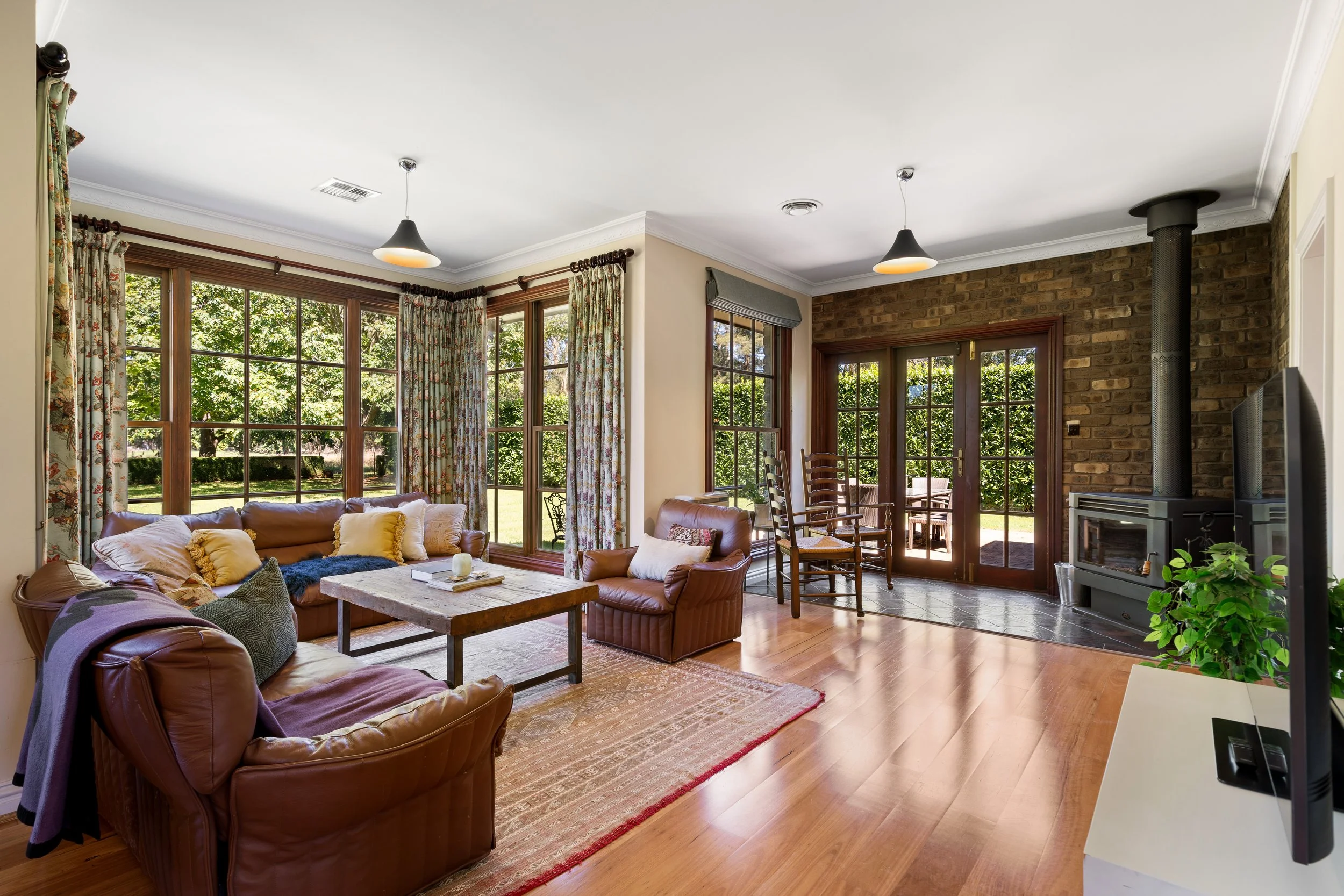 011. SHC030 Current Photography.jpg