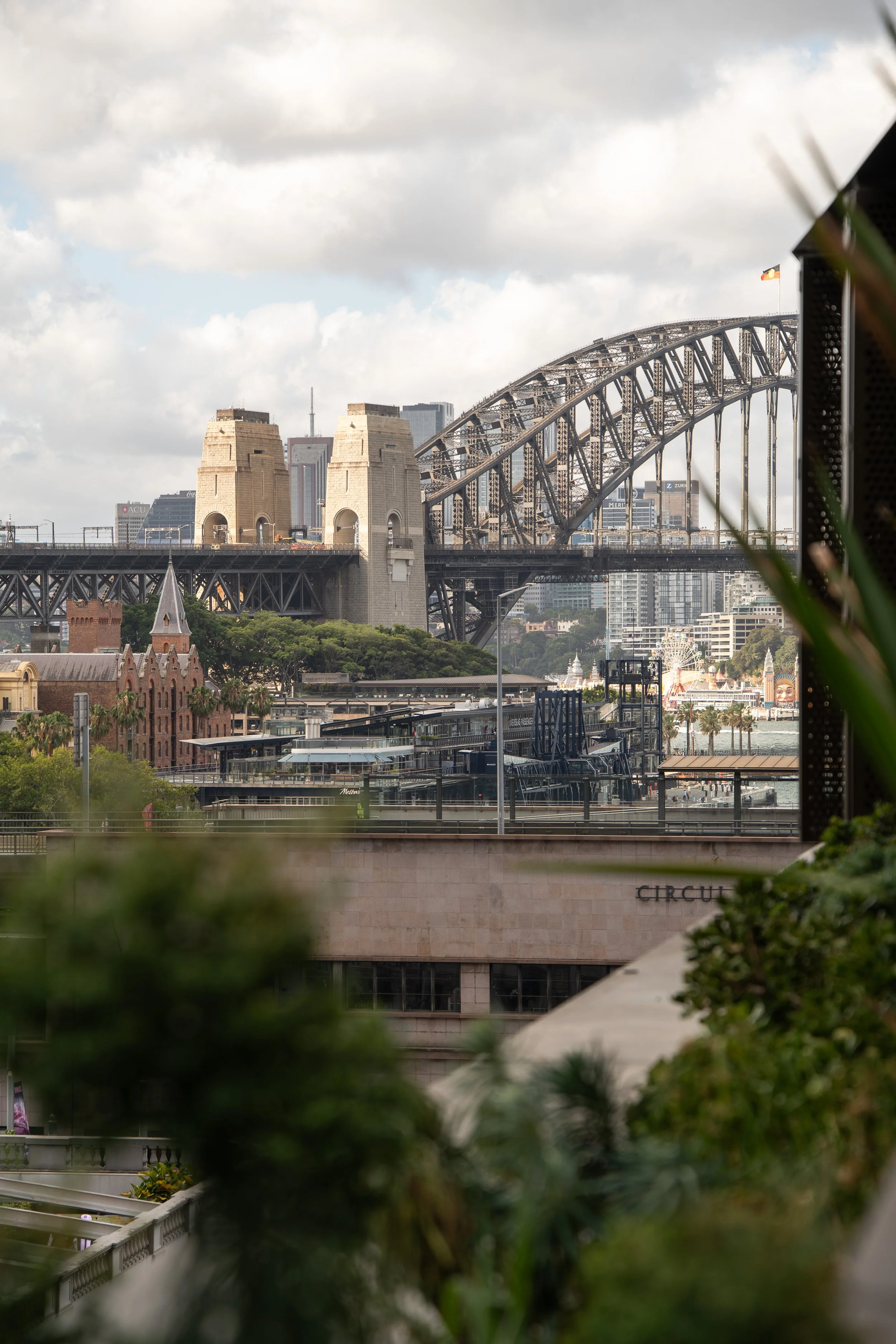 016. SYD054 Current Photography.jpg