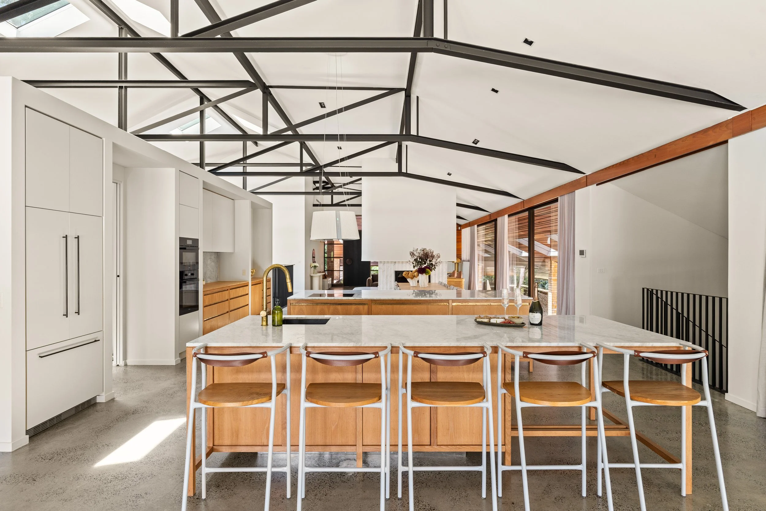 001. AUS007 Current Photography.jpg