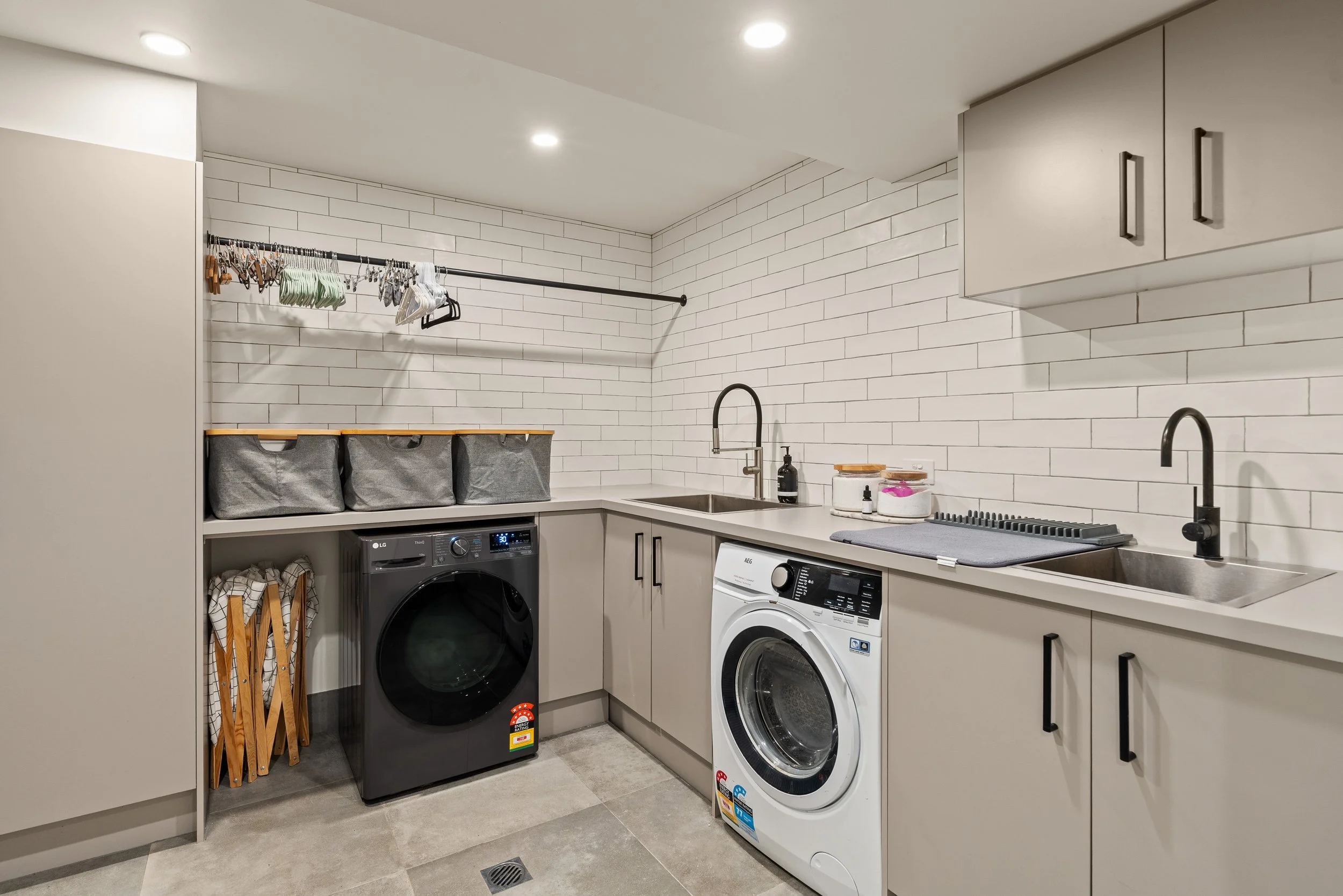 047. AUS007 Current Photography.jpg