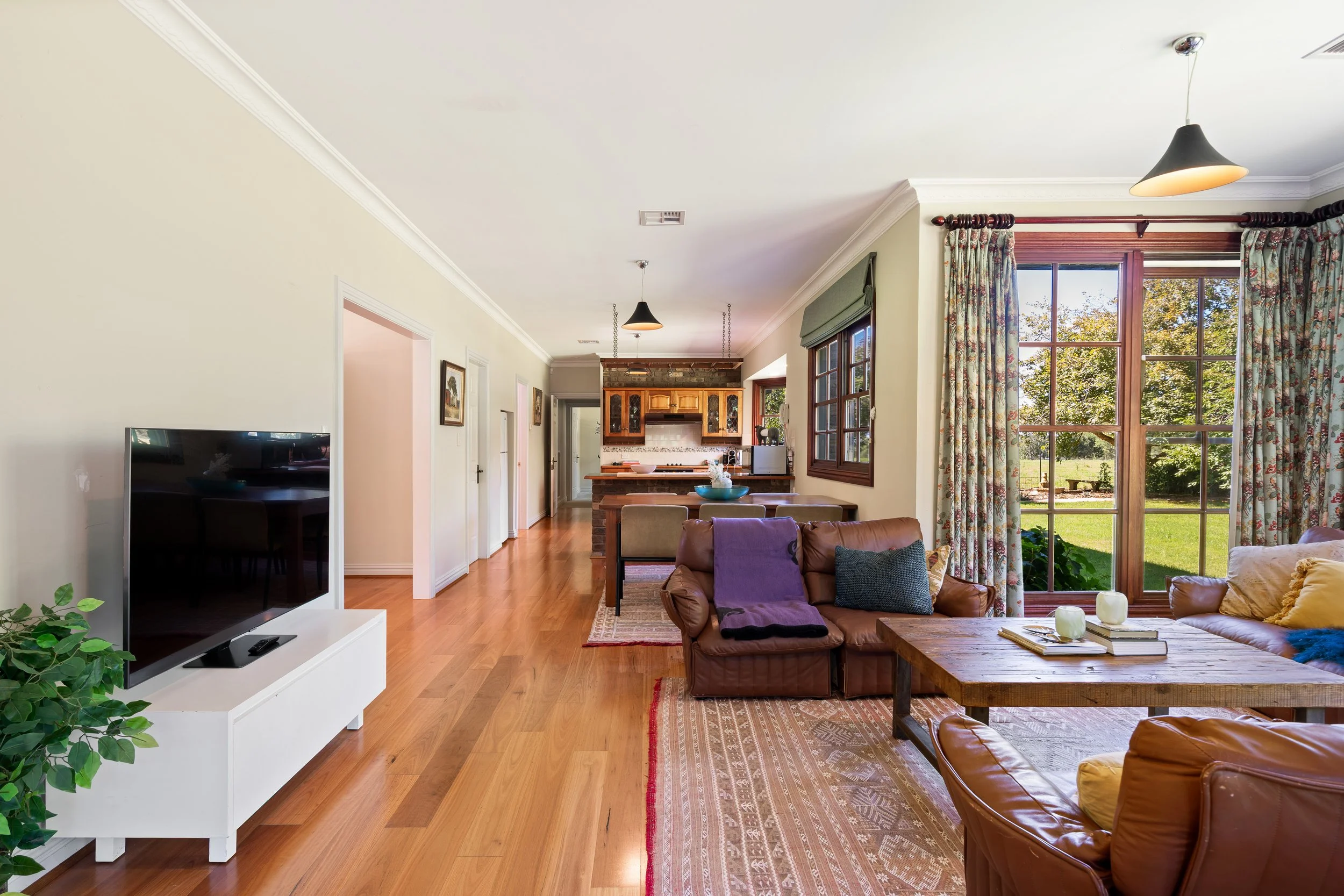 012. SHC030 Current Photography.jpg