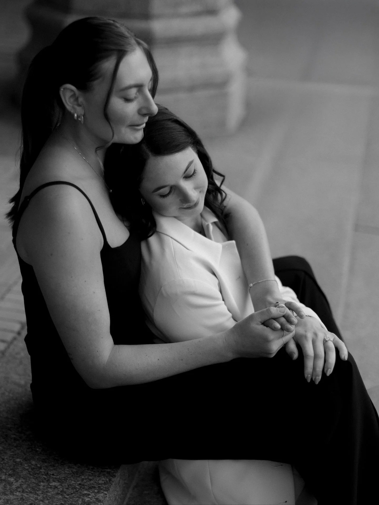 Same-sex engagement in Copenhagen ❤️

Two girls, one beautiful surprise. 💍 C wanted to turn the tables and propose to her partner during their vacation in Copenhagen &mdash; since E had already asked her first. Equal love at its best.

They planned 