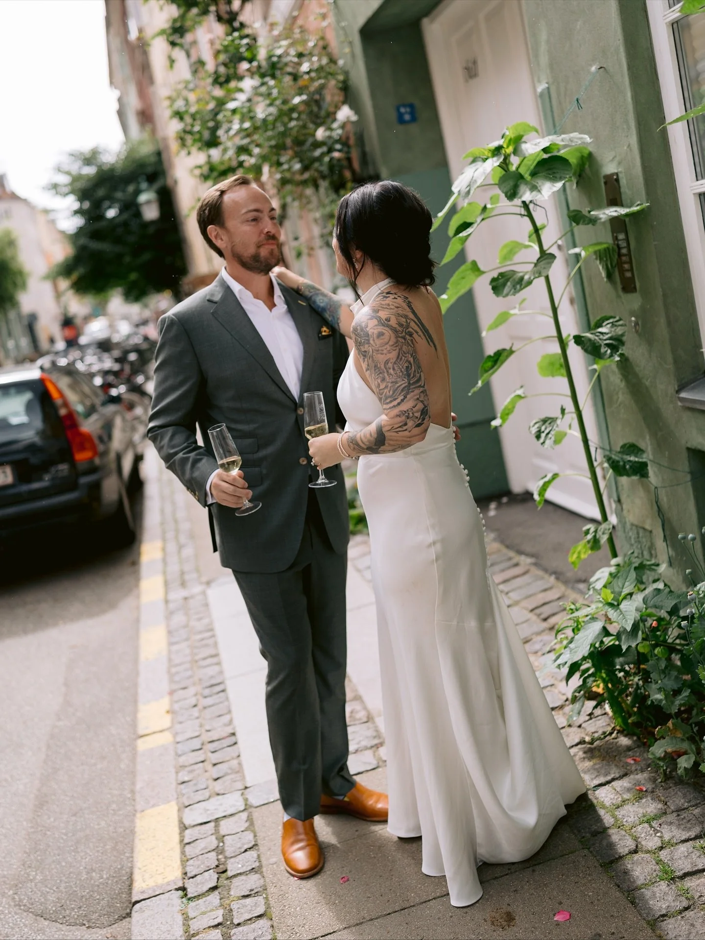 A Bali wedding&hellip; in Copenhagen? 🇩🇰

That&rsquo;s exactly what it felt like. ✨ J + A travelled from the States with their families for an intimate celebration in Denmark &mdash; a small, private wedding in Copenhagen that was full of heart. Th