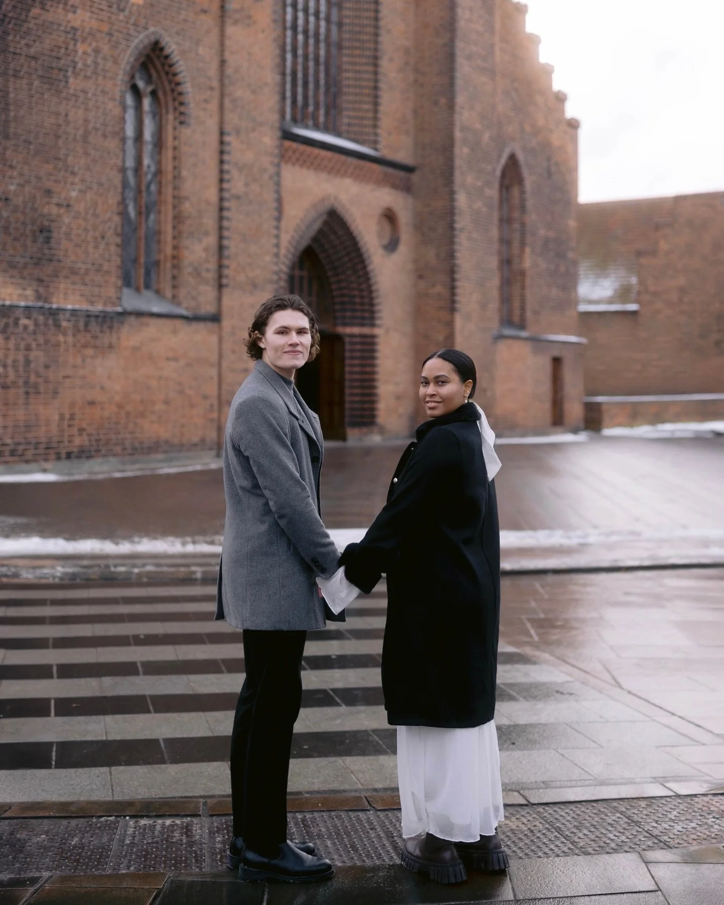R + D dreamy winter elopement in Odense ..

R + D celebrated their winter elopement in Odense earlier this year. I absolutely loved photographing this young Brazilian + Danish couple and being part of their day in this beautiful city ❄️

After their 