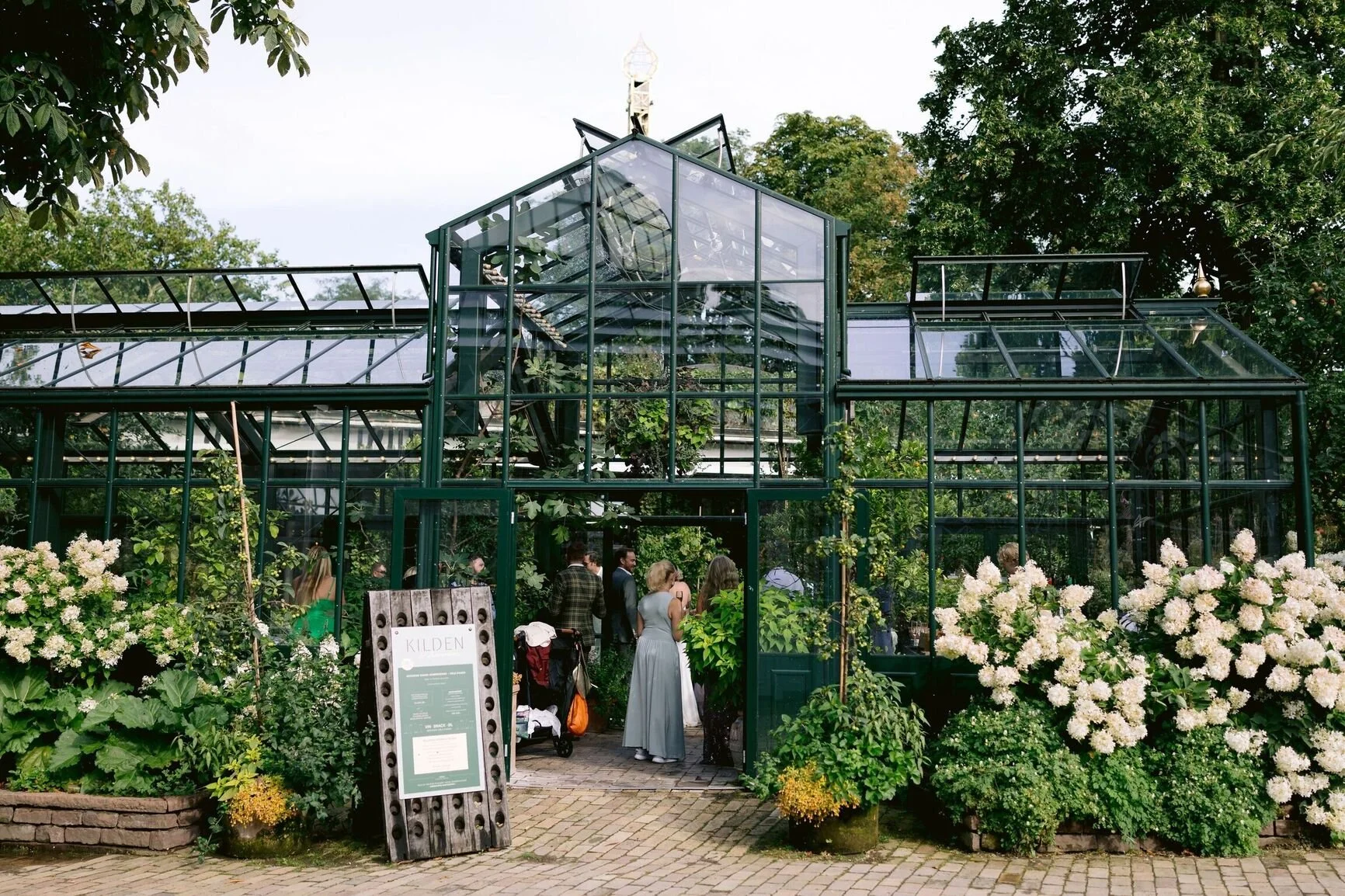 wedding-lunch-in-copenhagen-kilden-i-haven-ievaviphoto.jpg