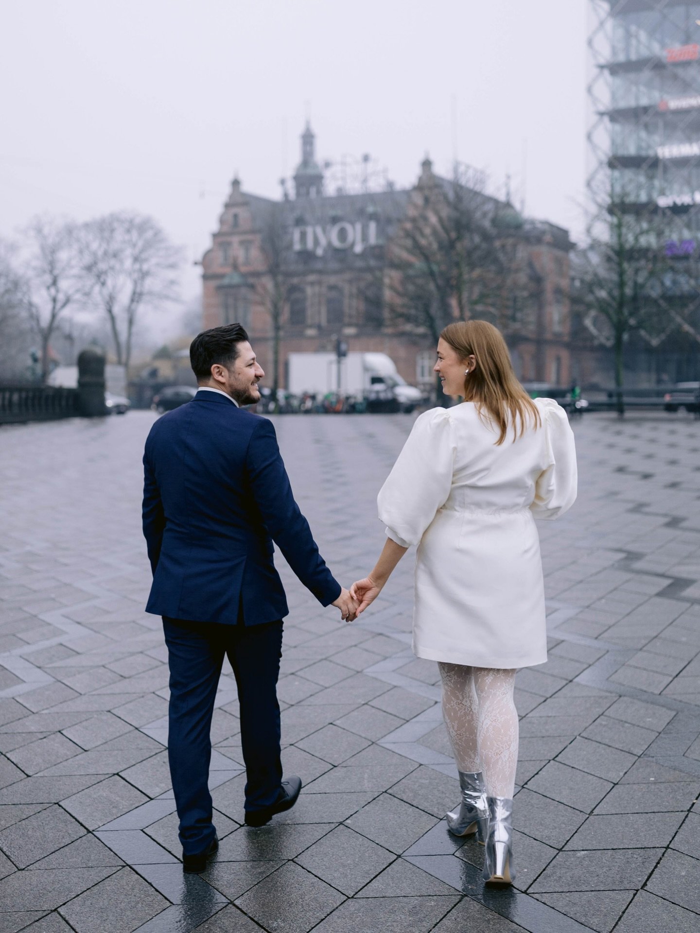 V + C Copenhagen Town Hall Wedding 🌧️

One of those stories where internationals living in Denmark choose Copenhagen for their wedding day, which is always such a pleasure to document. And yes, a Lithuanian bride in Copenhagen? Double the joy! 🇱🇹✨