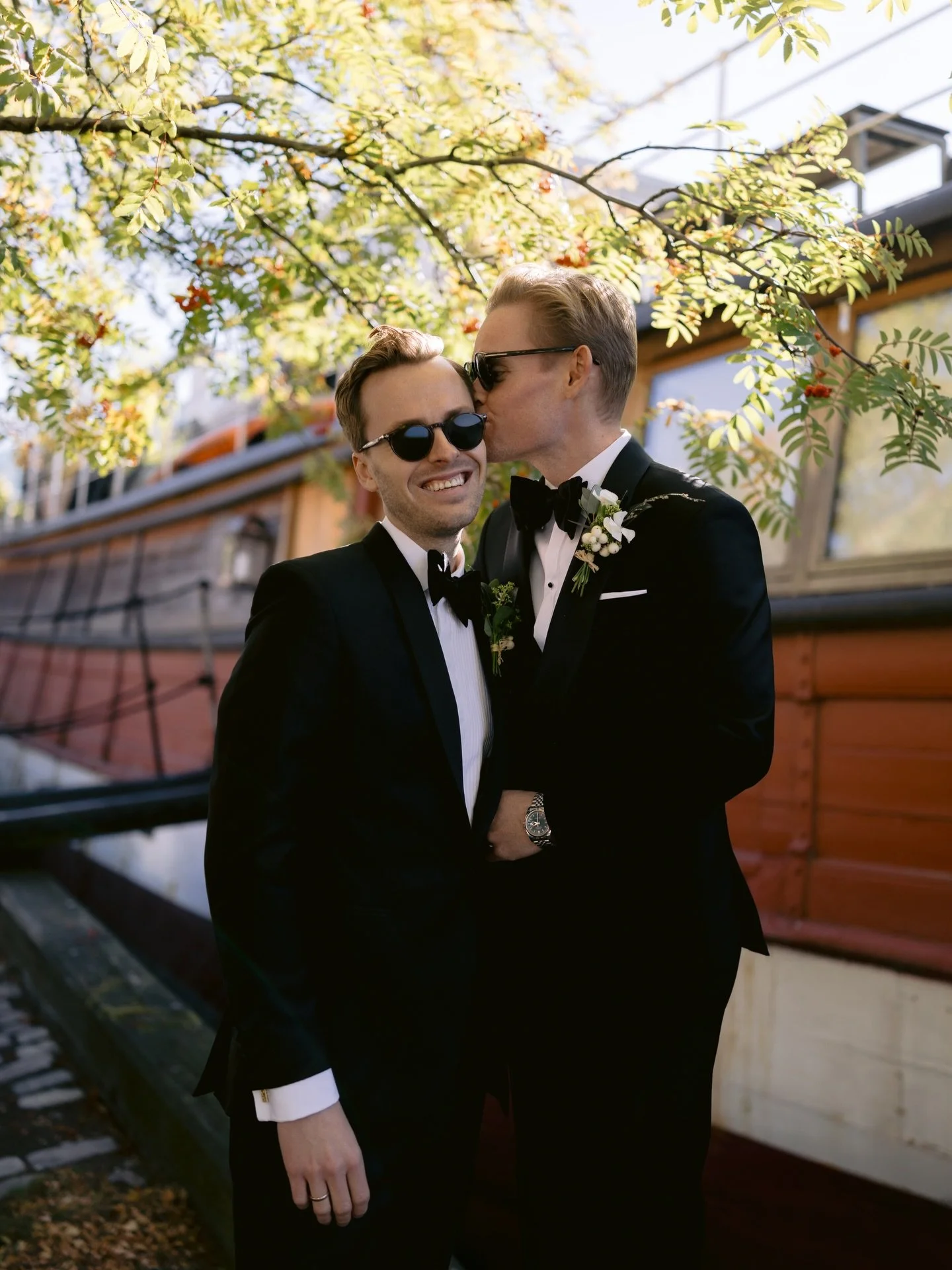 C + H Copenhagen Wedding

Over 80 guests travelling from Norway to celebrate a wedding in Copenhagen? That is the kind of energy I absolutely love to document! 🇳🇴✨

The day started with a photowalk across some of Copenhagen&rsquo;s most iconic spot