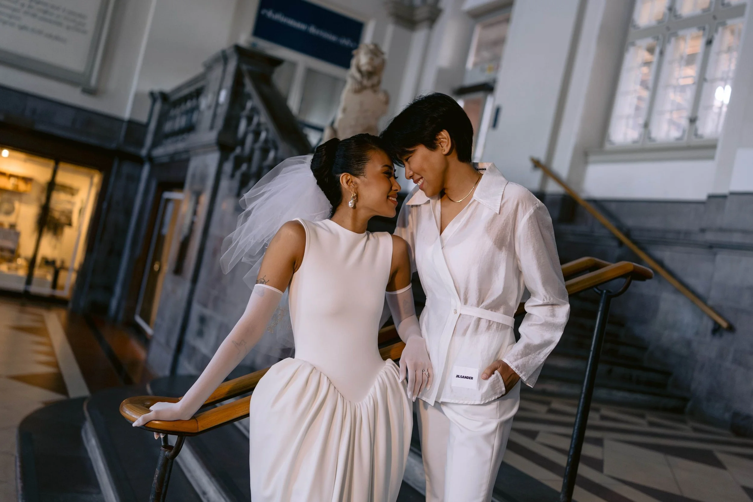 wedding-photoshoot-railway-station-copenhagen.jpg