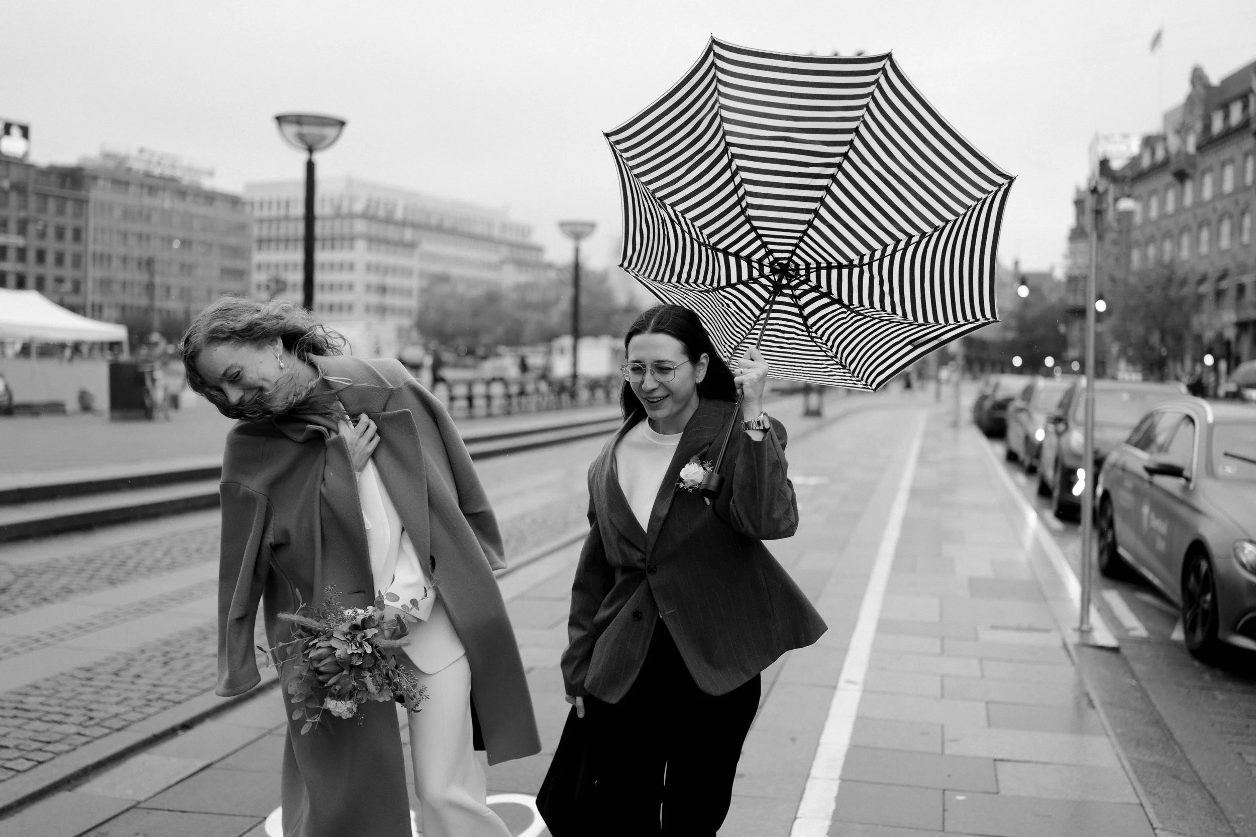 What If It Rains on Your Wedding Day in Copenhagen? 6 Ideas for Beautiful Rainy Wedding Photos