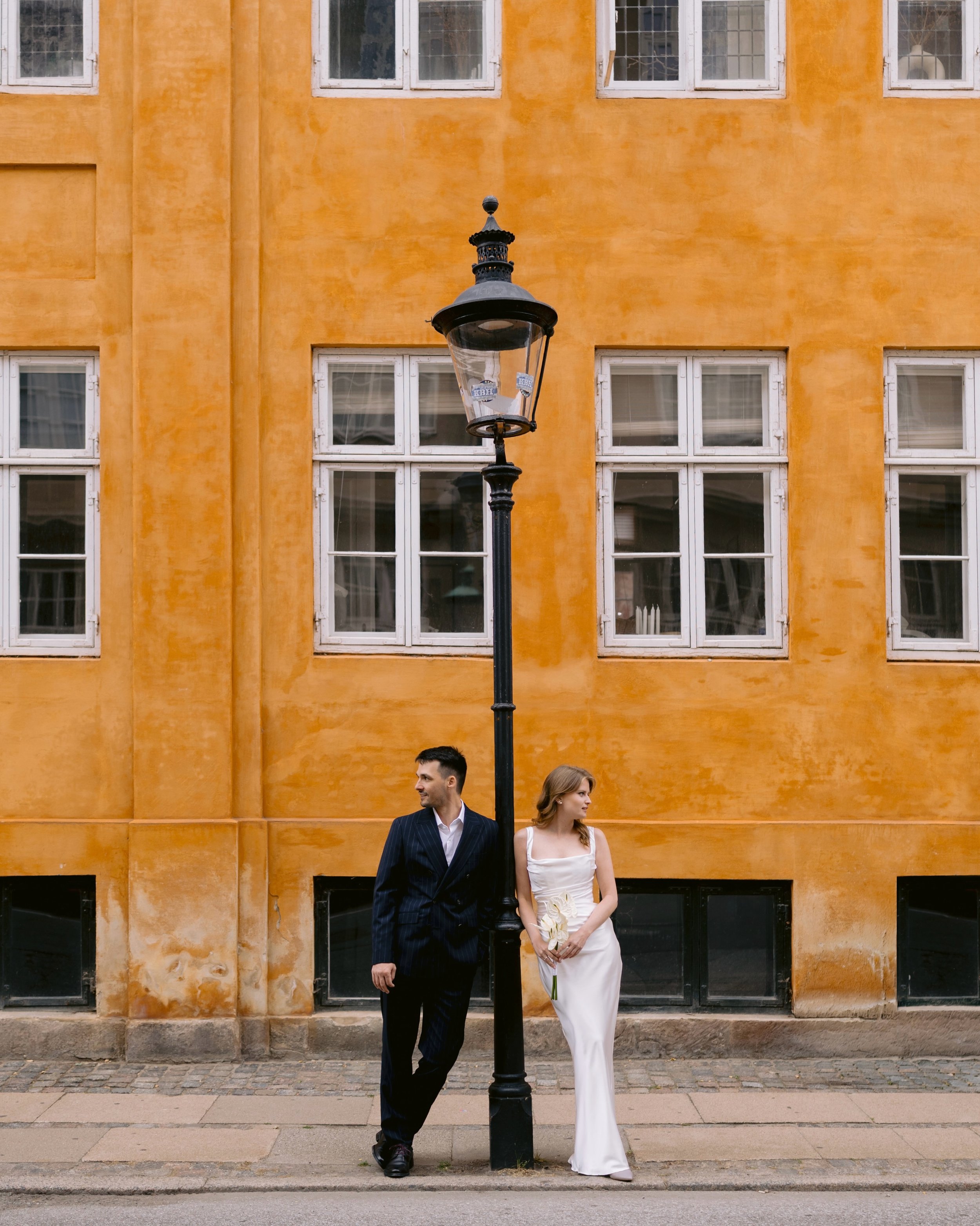 They came all the way from Spain to get married in Copenhagen. 🤍

Maria + Greg chose Copenhagen City Hall for their elopement, with only a few close friends there to celebrate with them.

We started at Marble Bridge for some photos before making our