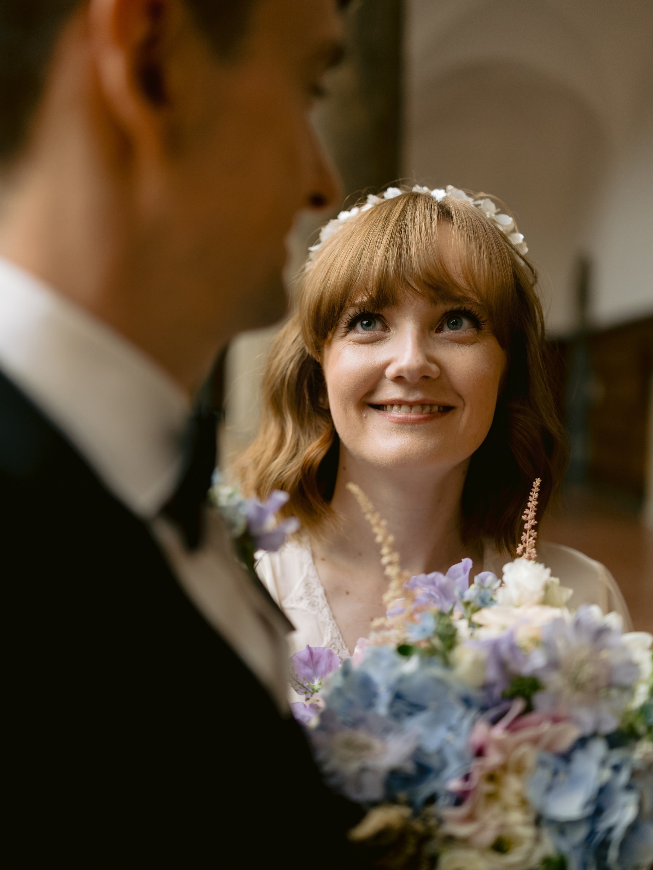 From a big Irish wedding to a tiny Copenhagen elopement. 🤍

Harriet + Eoghan came all the way from Ireland to get married at Copenhagen City Hall after 12 years together.

Back home, a traditional Irish wedding can mean around 200 guests. For Harrie