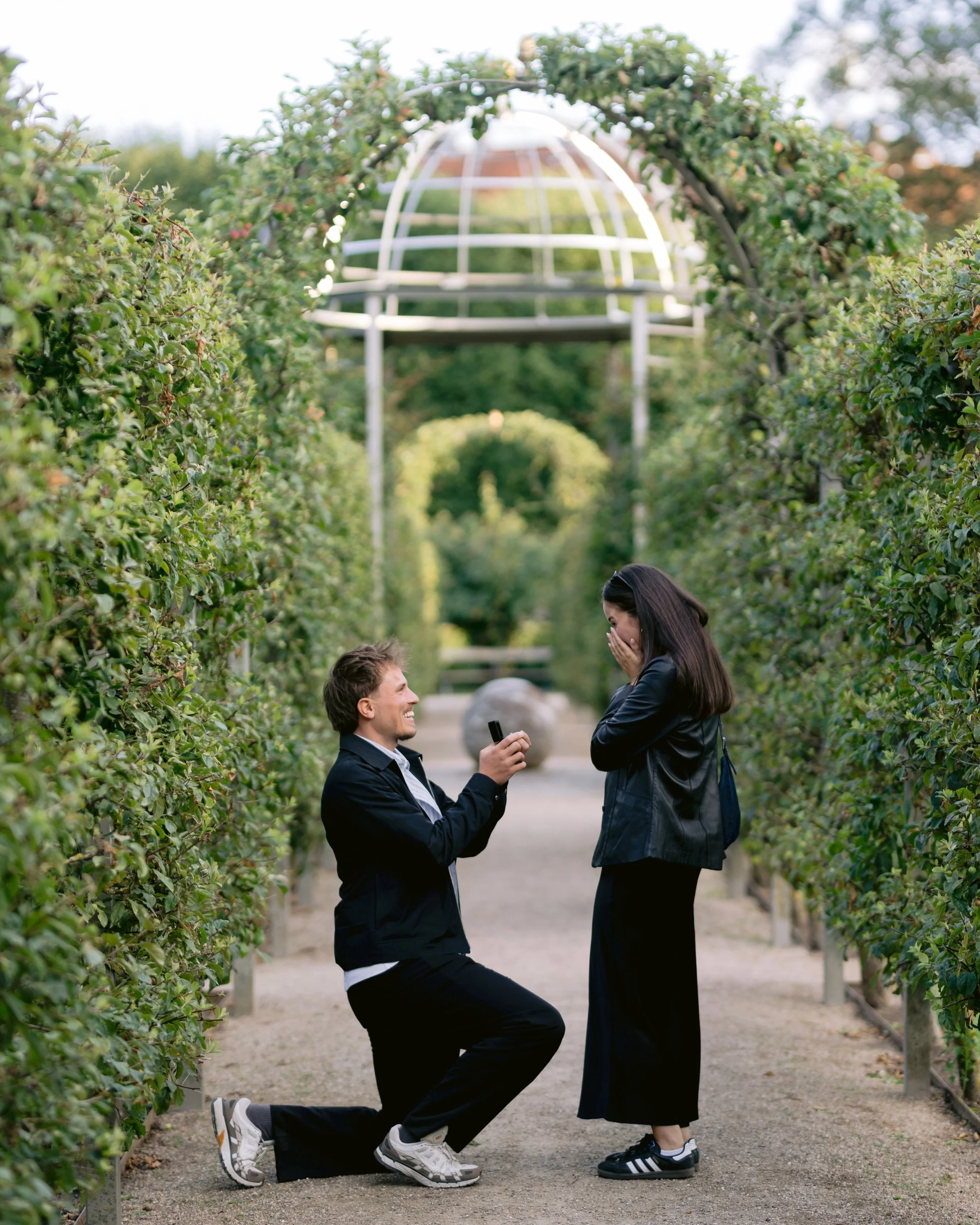 Secret proposal in King&rsquo;s Garden, Copenhagen, this time for L + E. 💍🌹

Elias is Danish and Lara is from Germany, but Copenhagen has always been a special place for them. They first met here when Elias was still living in the city, and he actu