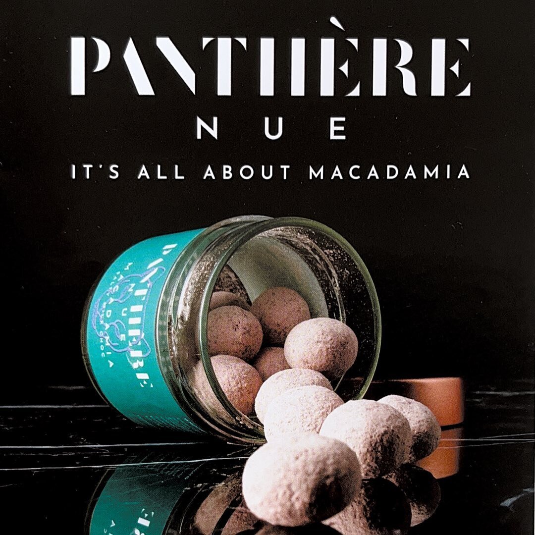 Die einzigartigen Macadamia N&uuml;sse von @macadamia_by_panthere_nue haben eine ausgezeichnete Qualit&auml;t und sind das &bdquo;Superfood&ldquo; schlecht hin. 

Der s&uuml;&szlig;e, delikate und butterige Geschmack wird vereint mit feiner Schokolad