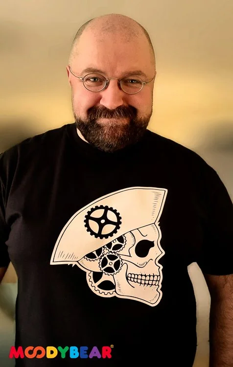 The Moth And Moon: Skull and Cogs