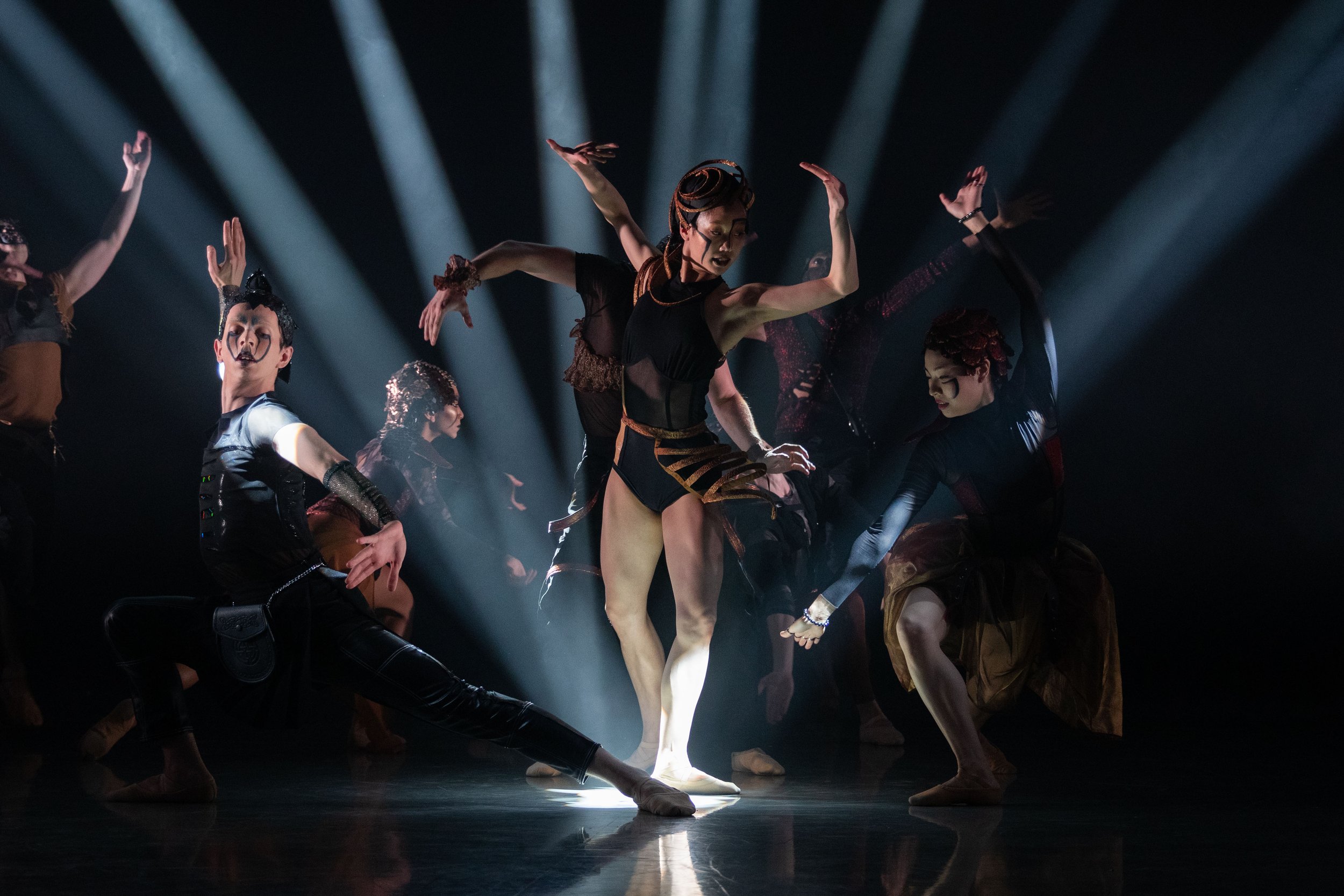 Northern Ballet dancers in Beneath The Surface. Photo Amy Kelly(4).jpg