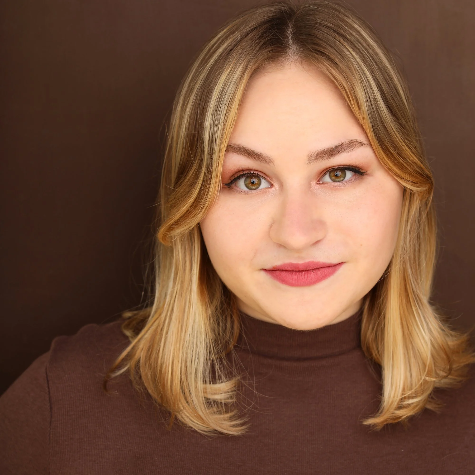 Zoe Hollander - PRIMARY HEADSHOT.jpg