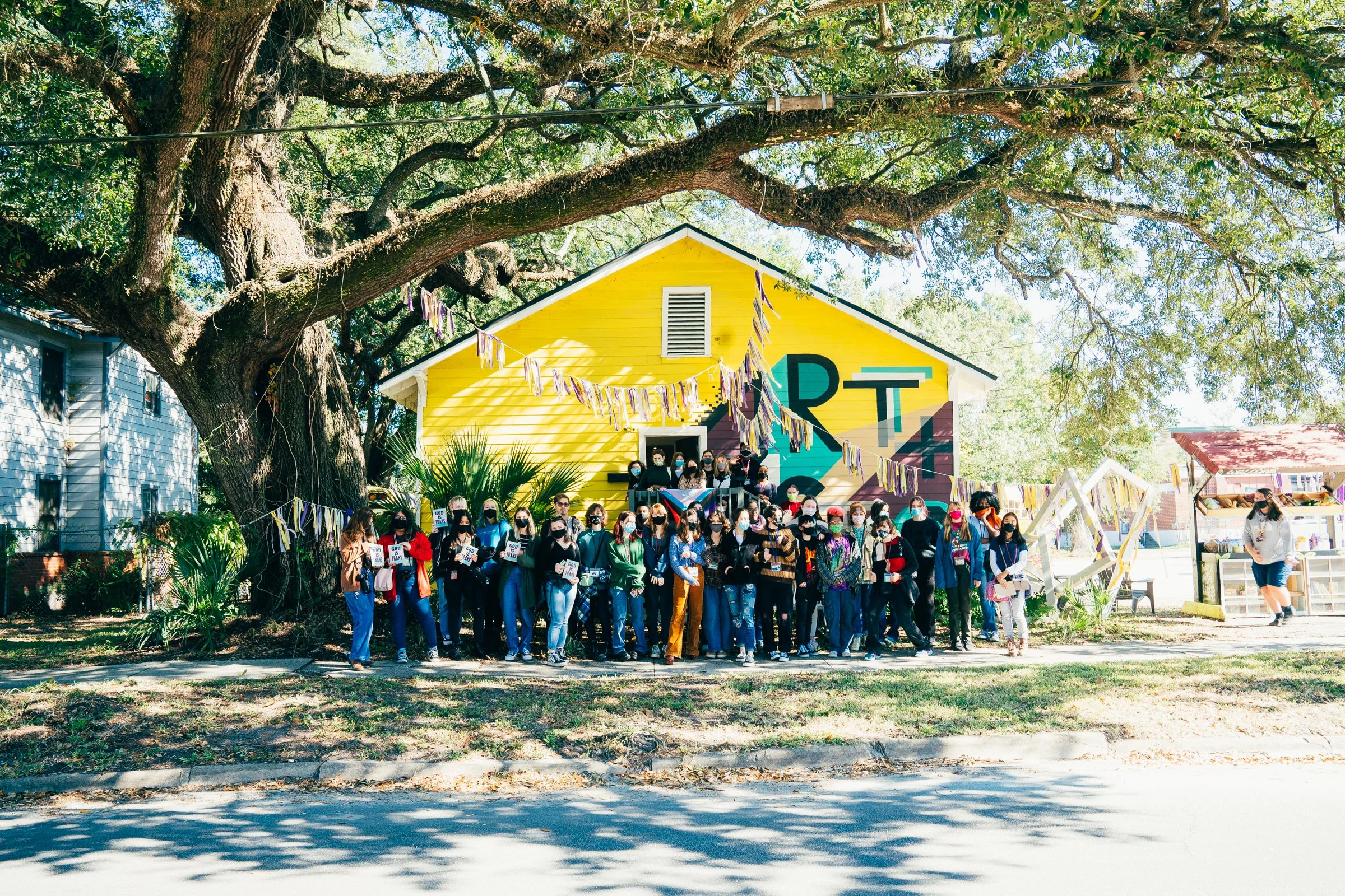 DA Photo Students visit Yellow House Art