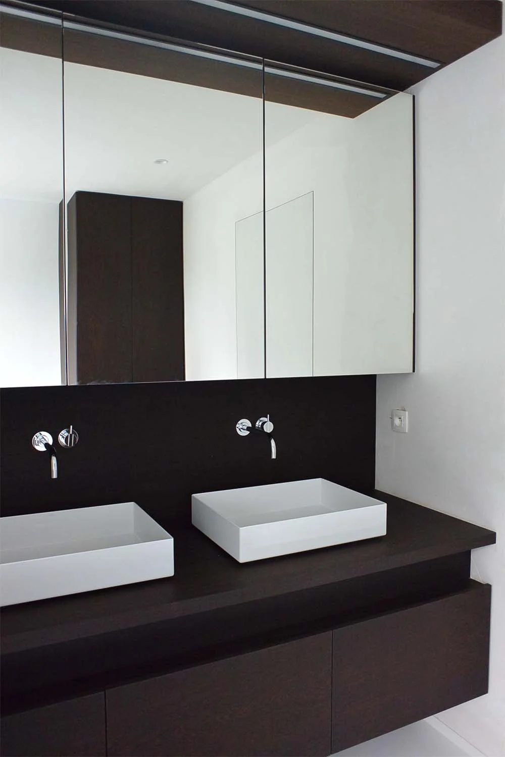 Interieurontwerp nieuwbouw woning Merchtem Moderne badkamer zwart/wit