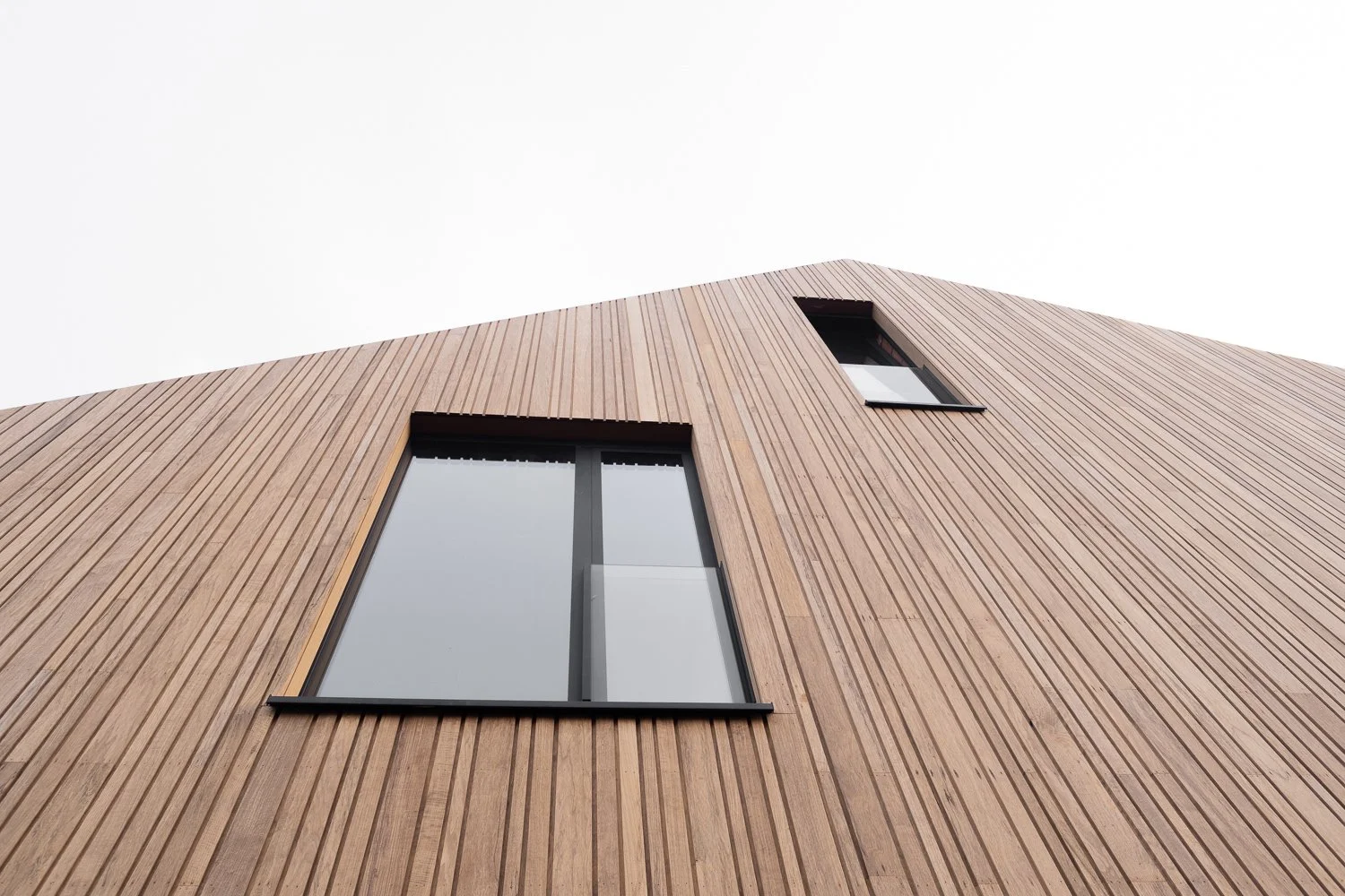 Architectuurontwerp nieuwbouw woning Opwijk gevelbekleding hout Modern