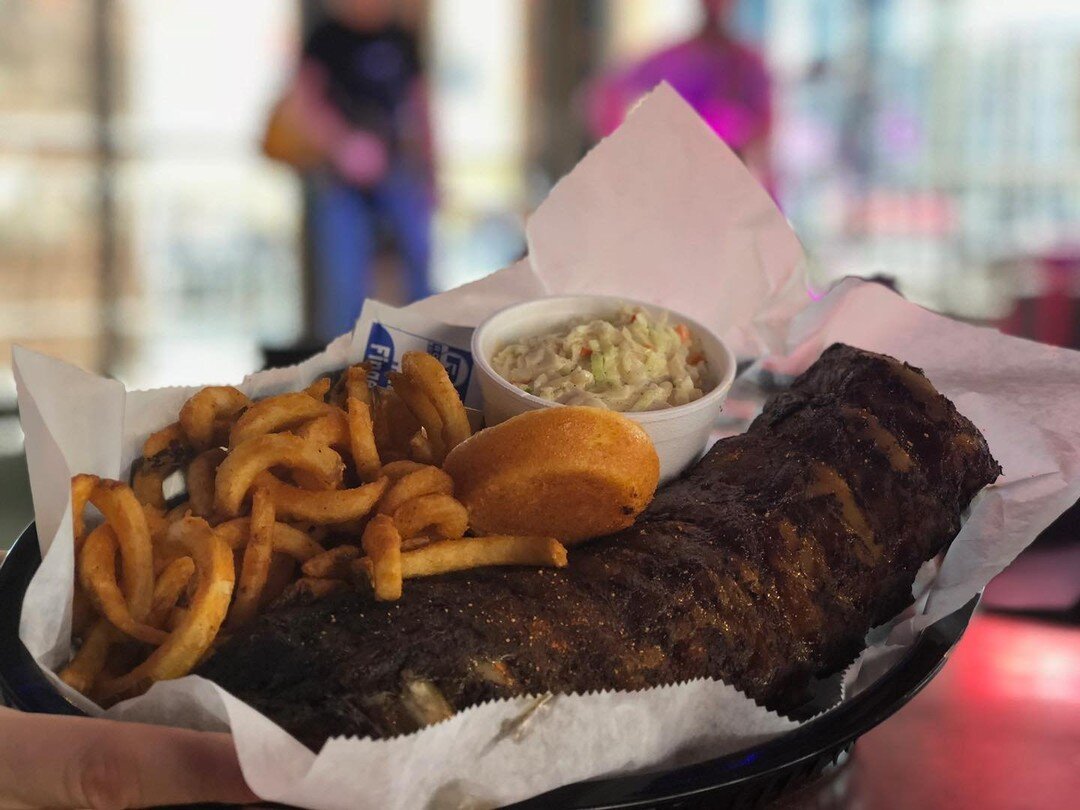 Set a good foundation or a mid-day refuel, Rippy Honky Tonk isn&rsquo;t your typical bar food joint. We&rsquo;re serious about our menu. You can eat drink and listen to great music. 
We do find it difficult to clap our hands while eating ribs without