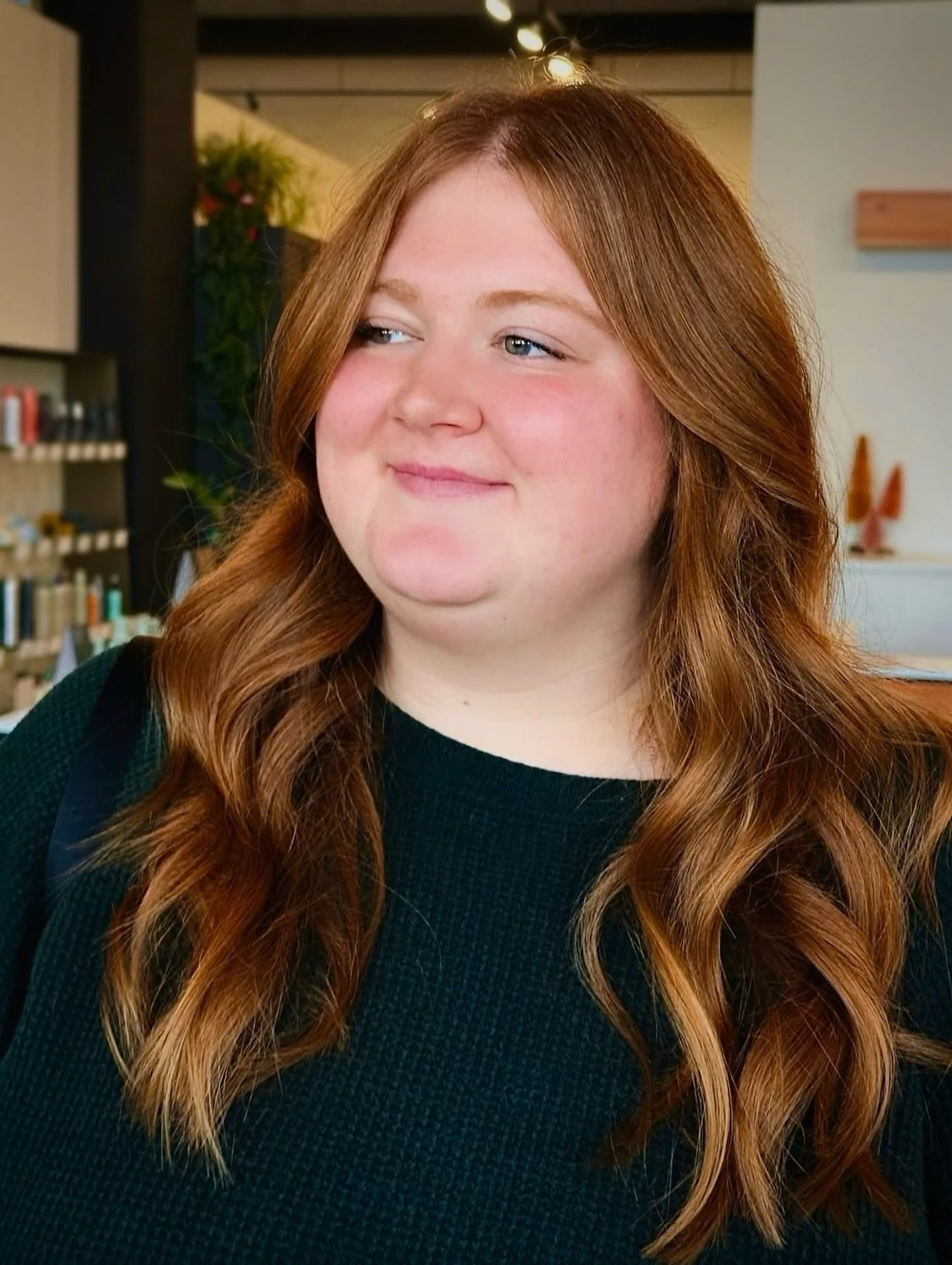 Home for the holidays? Unwrap that Citrus gift card early and let&rsquo;s make some hair magic under the mistletoe. 💋🎁