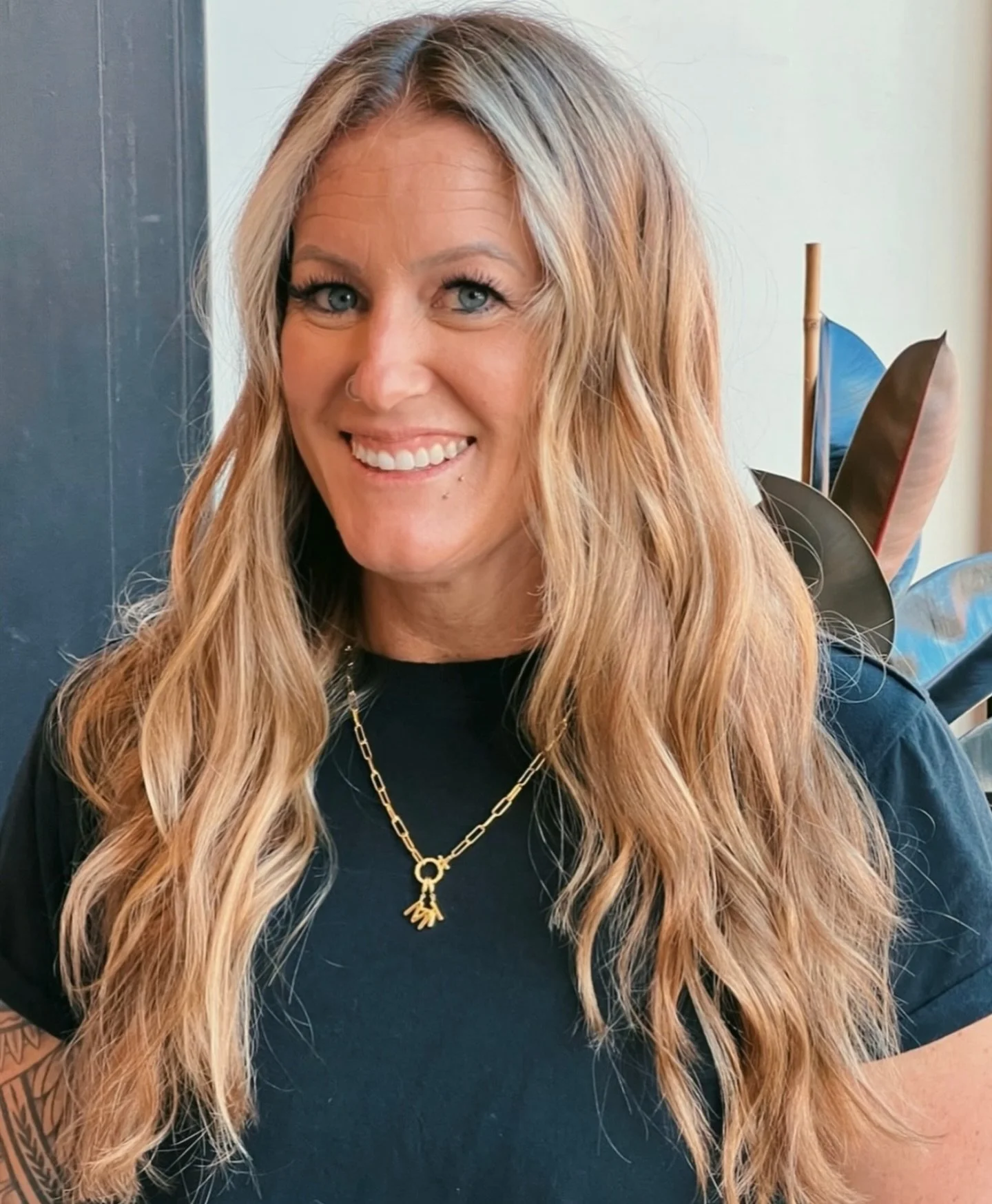 Winter blonde, summer blonde, fall blonde&hellip; no matter the season, blondes can be transformed to match your mood! 

From straight from the beach golden warm tones, to fashion forward icy cool, or maybe even a beautiful beigey in between - let&rs