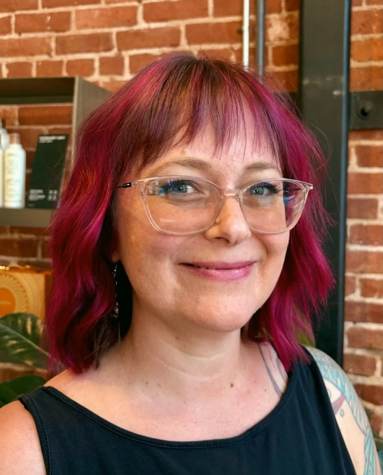 💓 VIVIDS 💓 Think a two part session for bold, rainbow-inspired hues. 🌈 The perfect look for making a statement! Ready to schedule yours? Book a consultation and let&rsquo;s cook up some magie magic. 👩&zwj;🍳