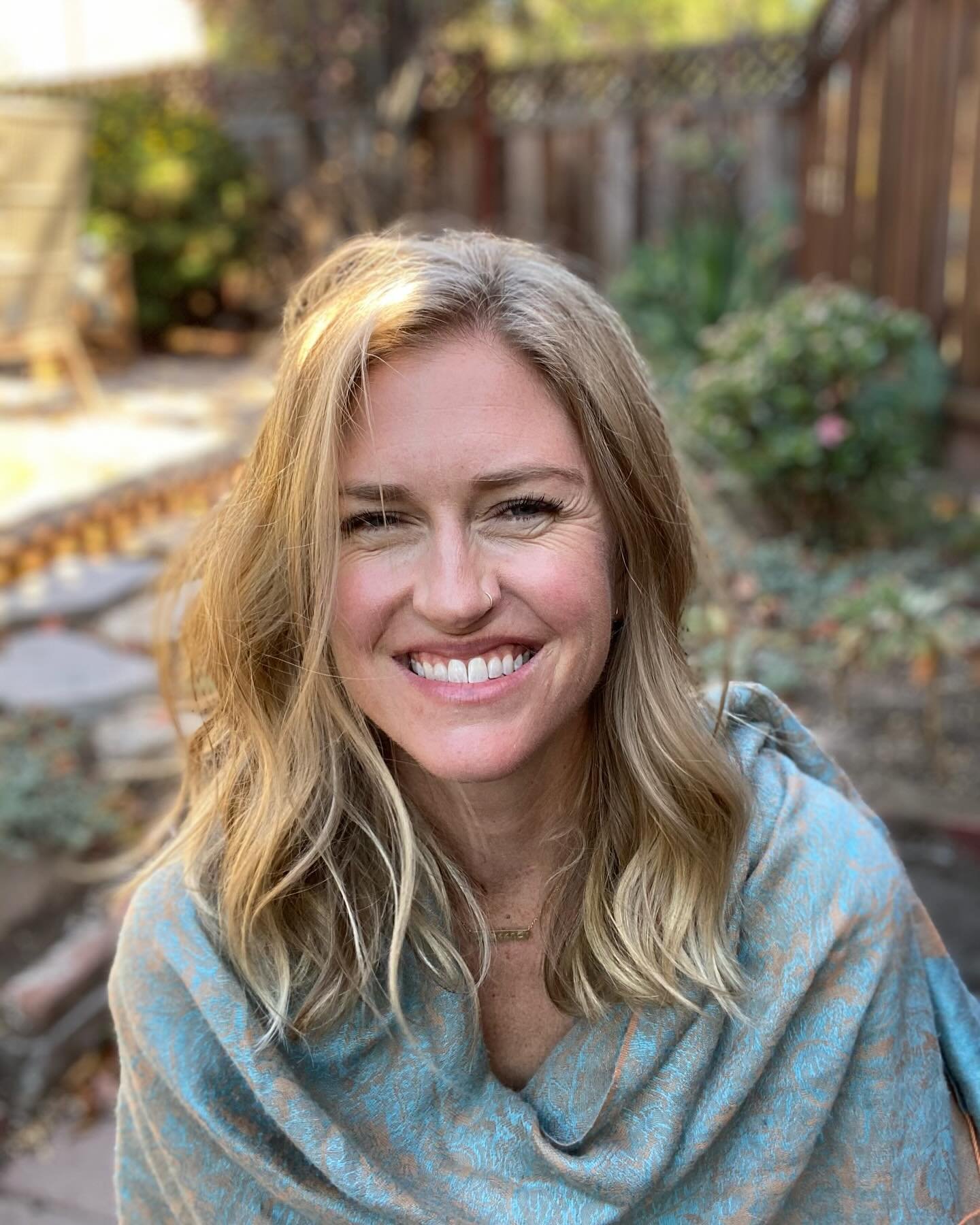 This bright light will be joining our community! 

Join Jill White Lindsay for Therapeutic Yoga on Thursdays at noon 🤍
Starting this week, Oct. 10th 

Learn more about Jill and the class below 

Originally starting her career as a high school biolog