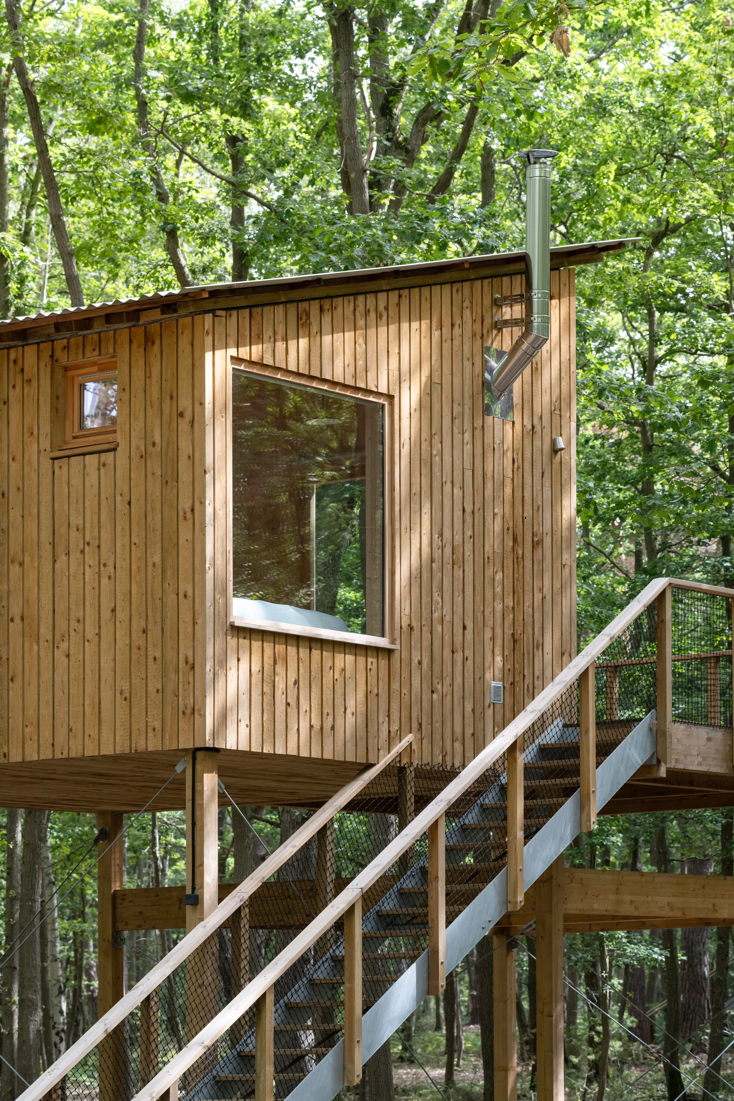 Cabane dans les arbres autour de moi : et si elle était à 1h de Paris?