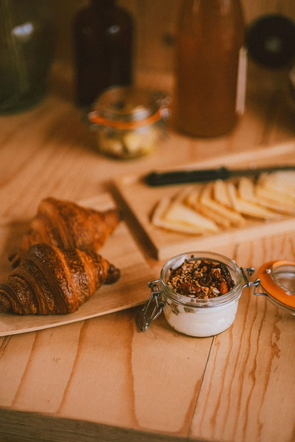 Petit déjeuner croissant du boulanger du village