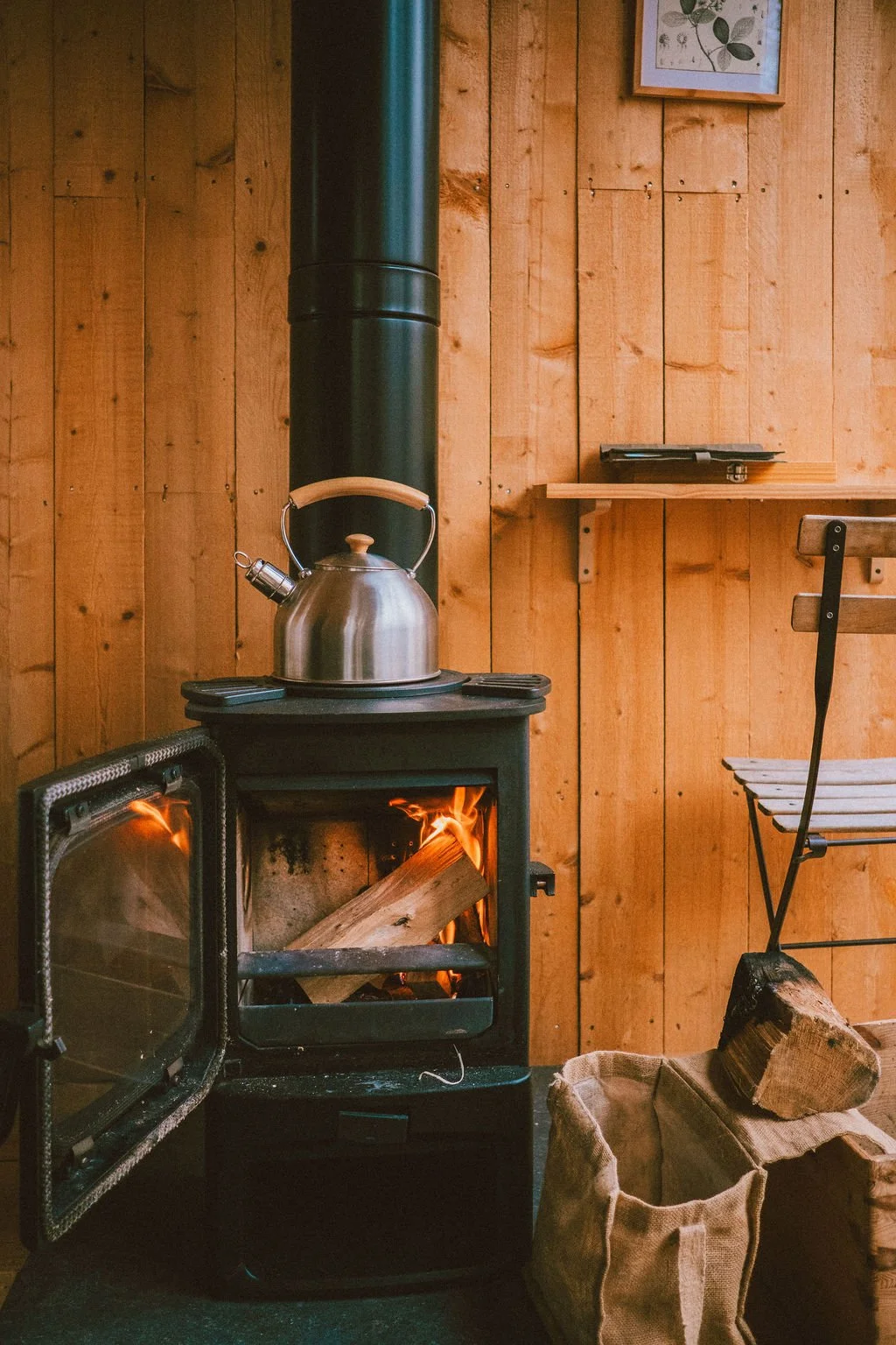Poêle à bois dans chaque cabane